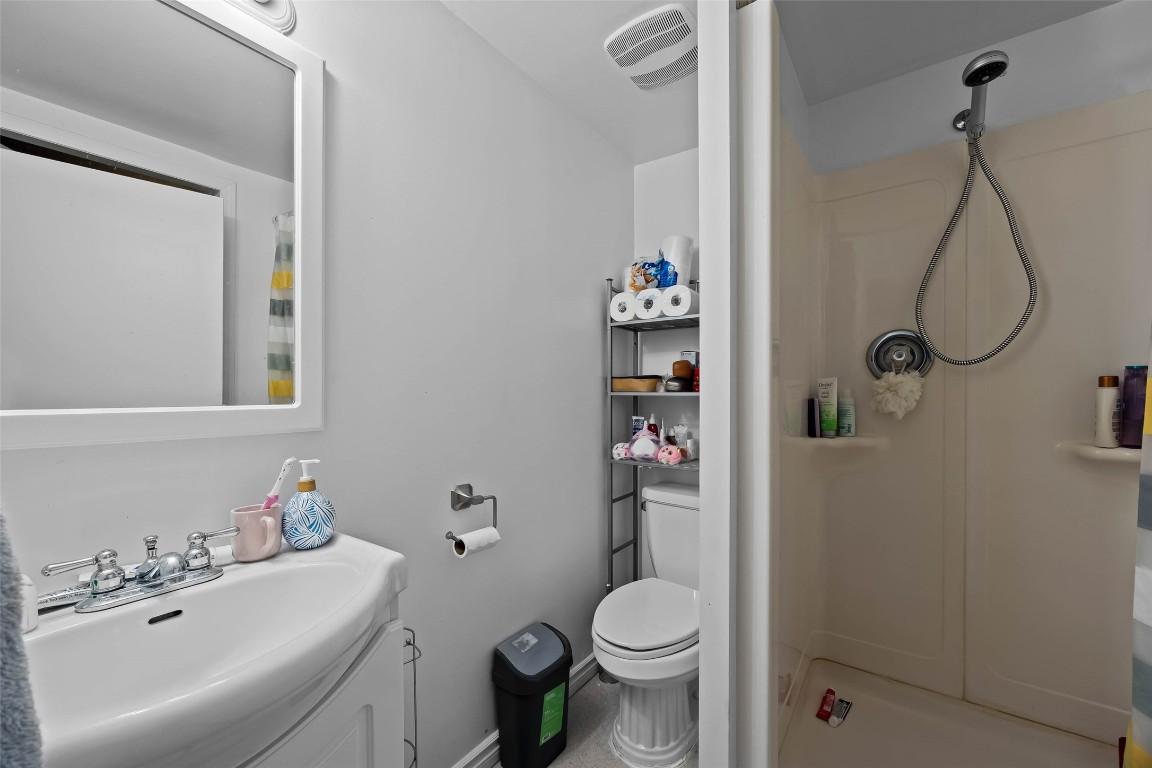 42-1469 Springhill Drive, Kamloops, BC - Indoor Photo Showing Bathroom