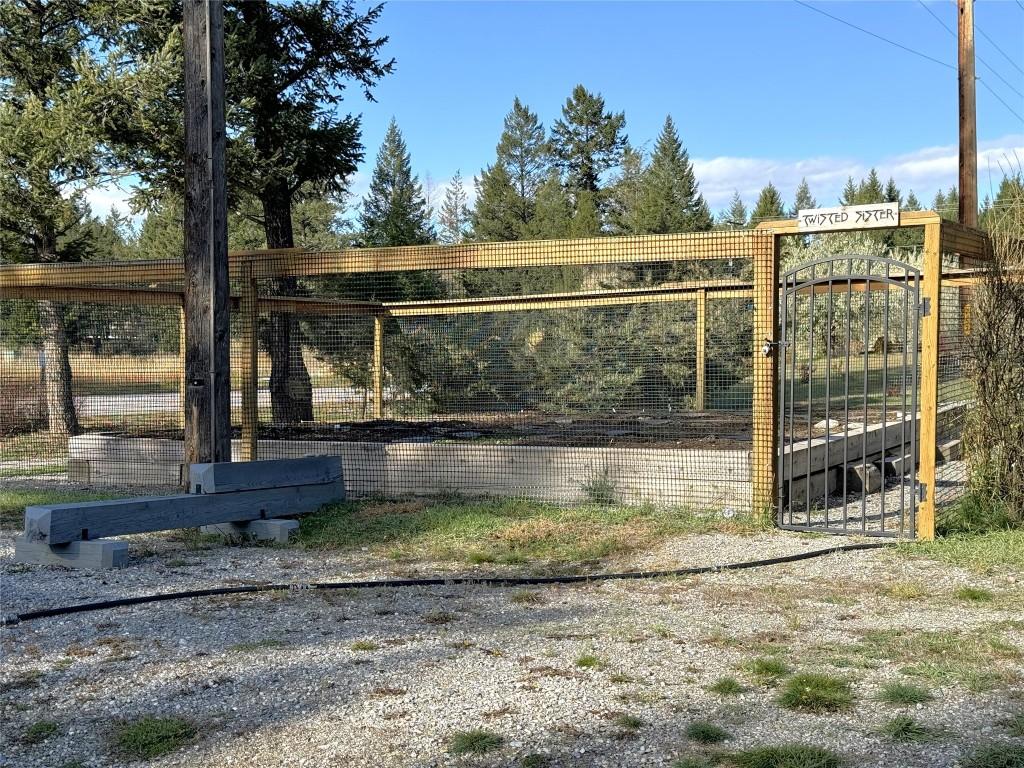 Pedley Heights Drive, Windermere, BC - Outdoor