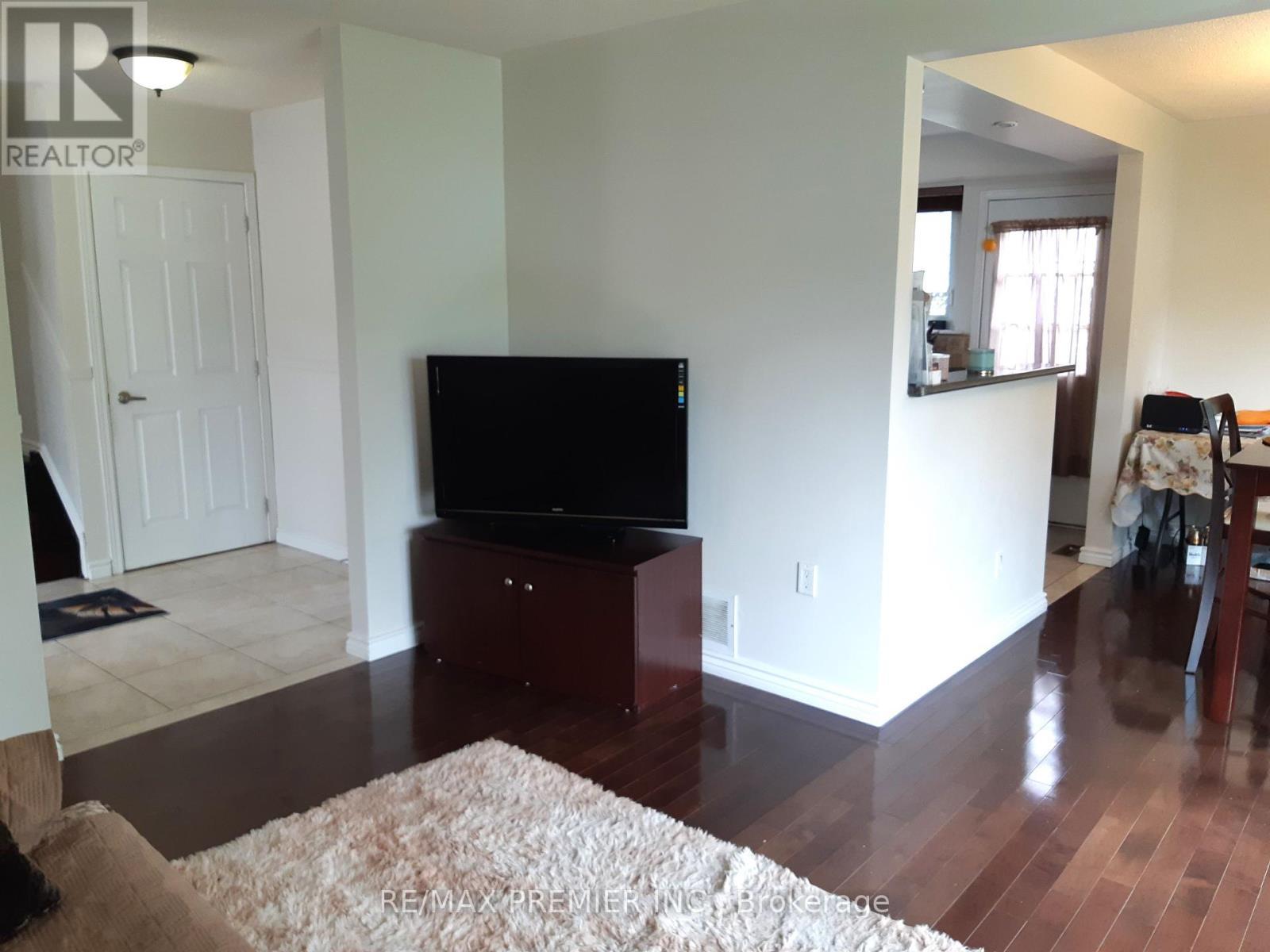 32 Dunblaine Crescent, Brampton, ON - Indoor