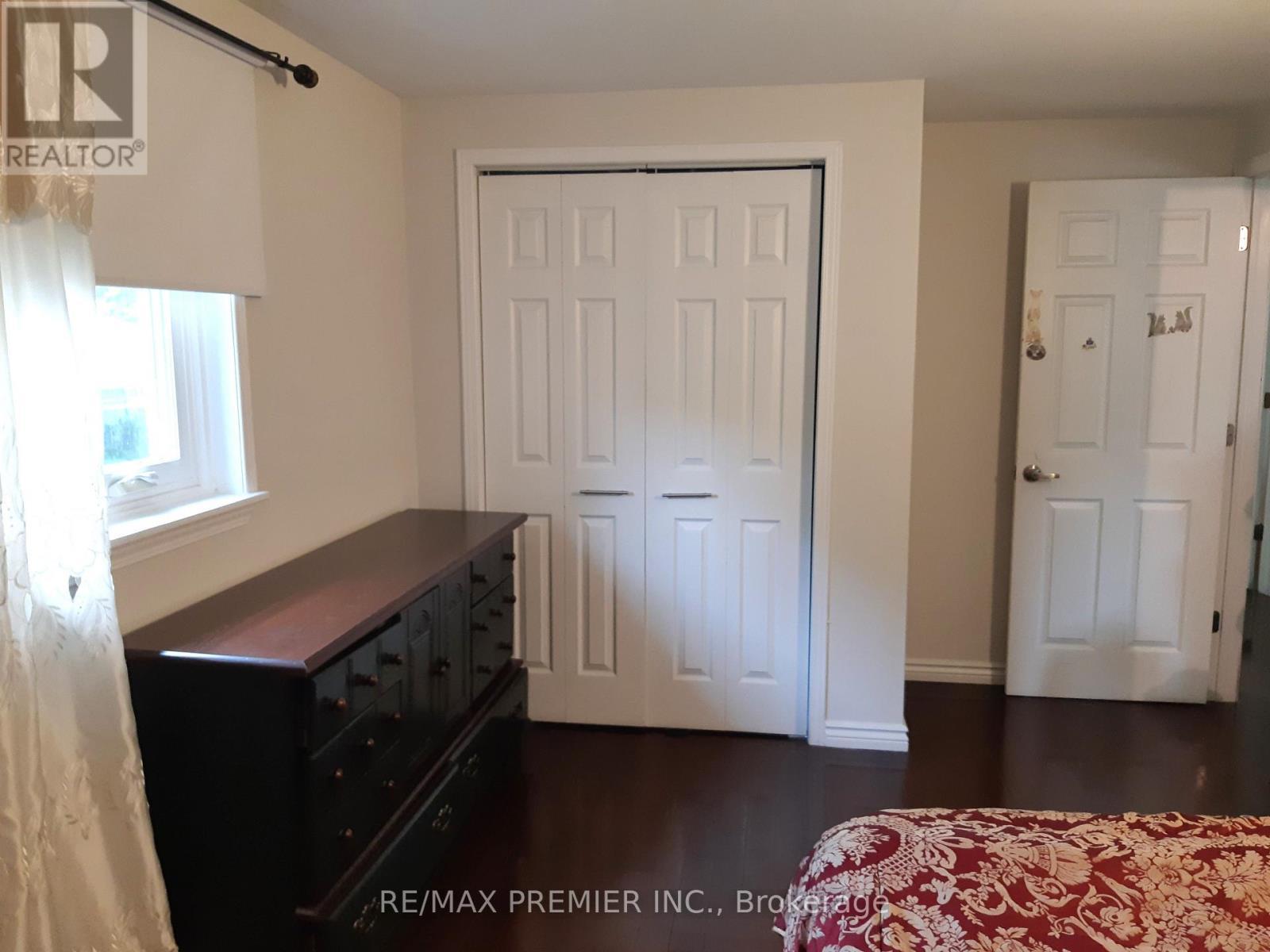 32 Dunblaine Crescent, Brampton, ON - Indoor Photo Showing Bedroom