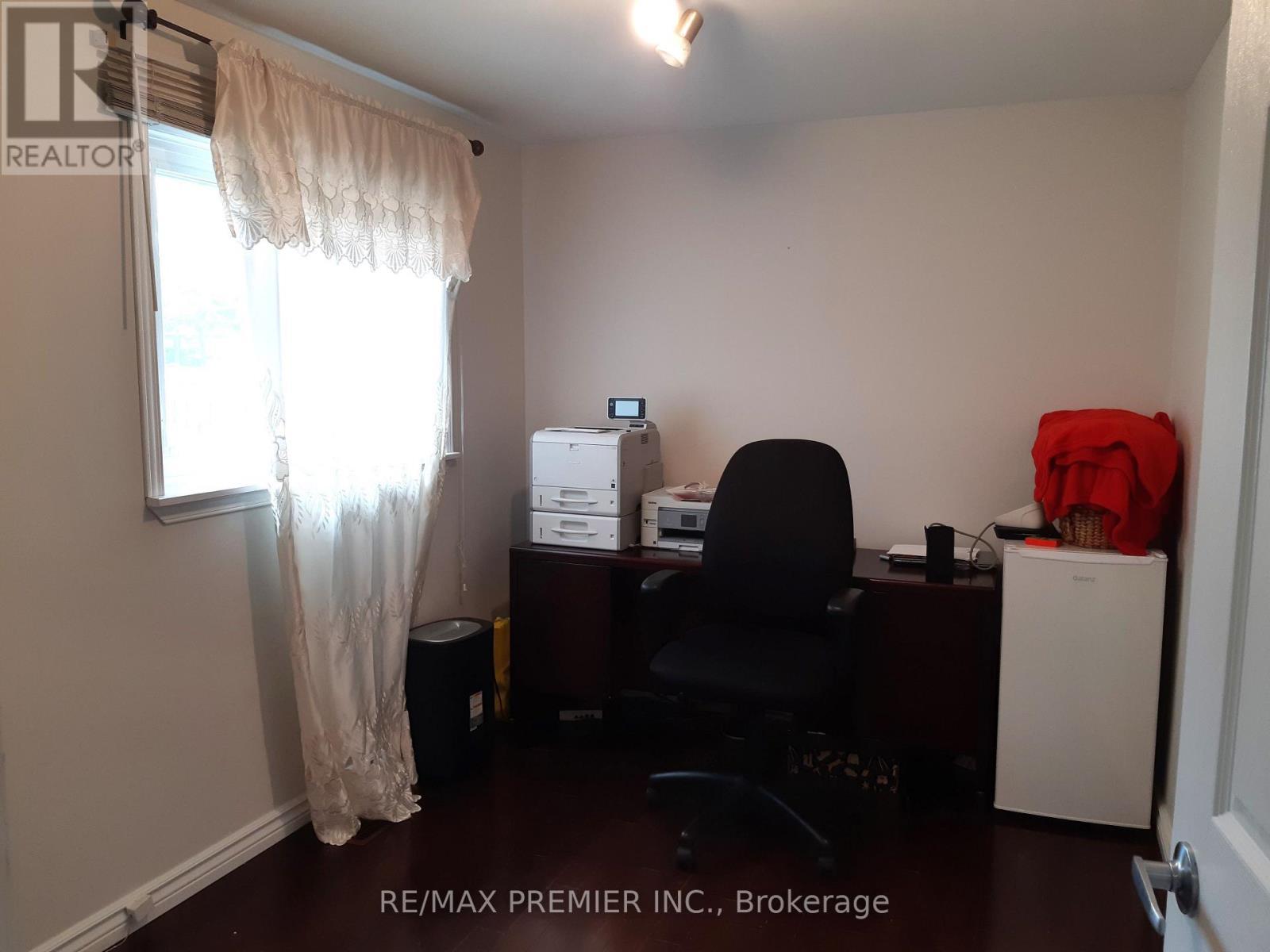 32 Dunblaine Crescent, Brampton, ON - Indoor Photo Showing Office