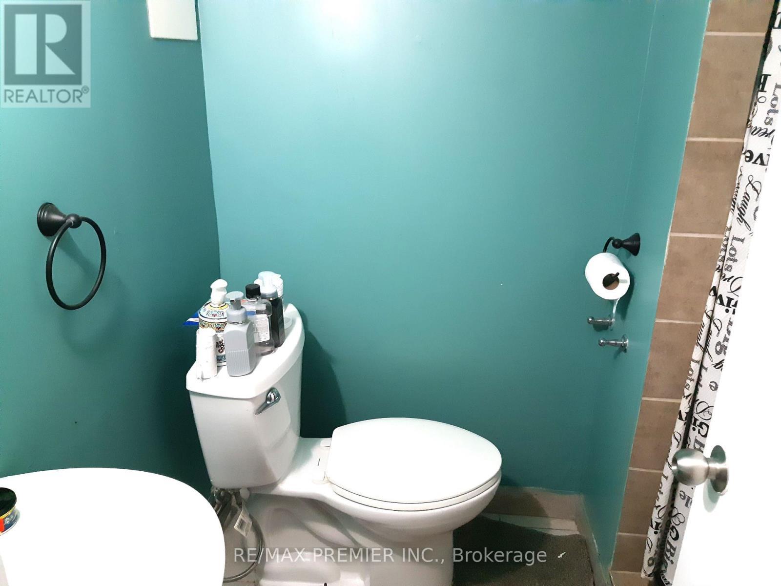 32 Dunblaine Crescent, Brampton, ON - Indoor Photo Showing Bathroom