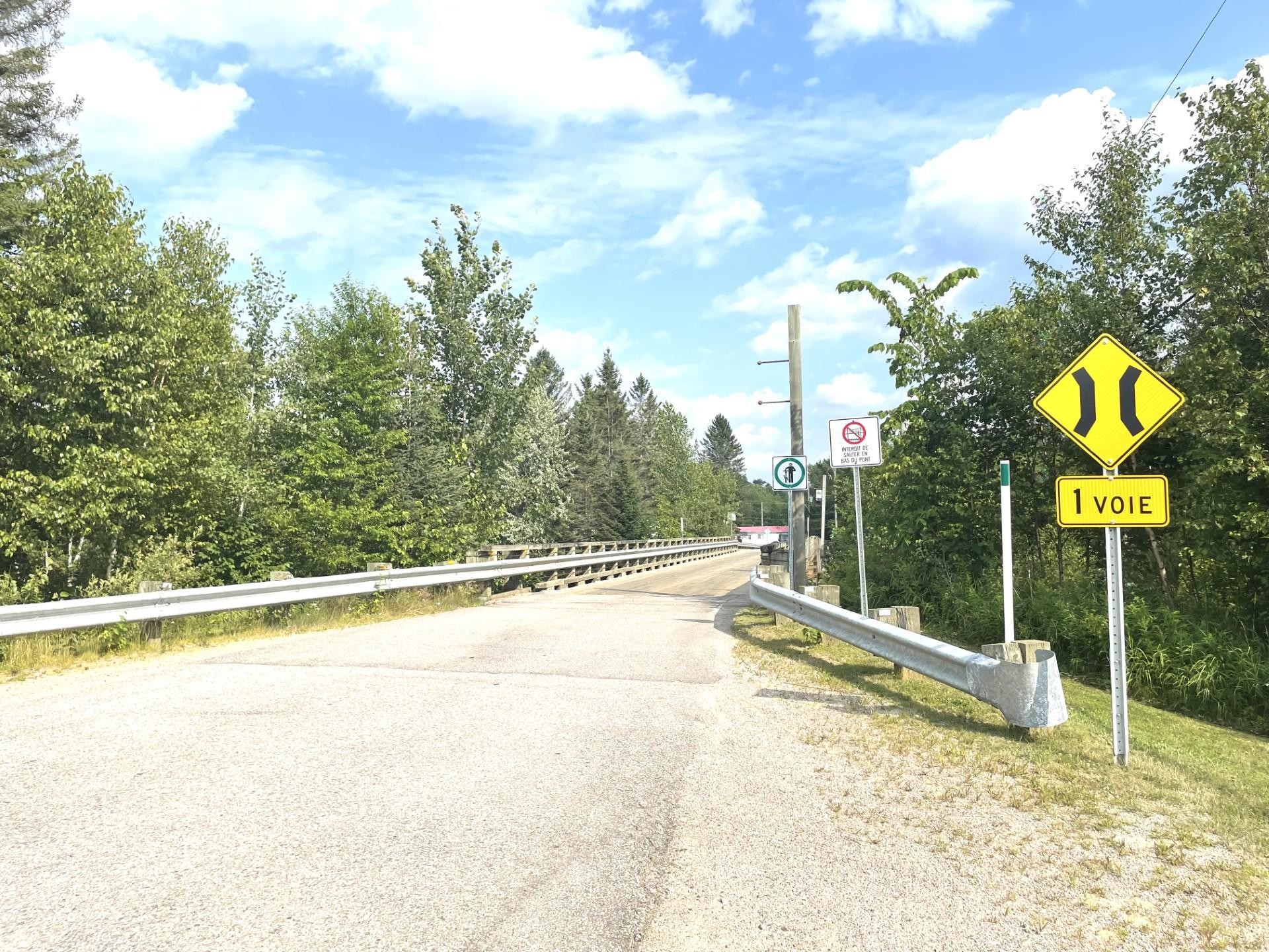 Extérieur - Rue Des Algonquins, Mont-Laurier, QC