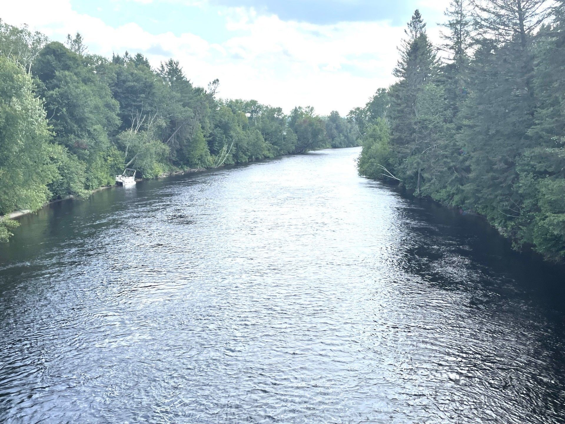 Accès au plan d'eau - Rue Des Algonquins, Mont-Laurier, QC