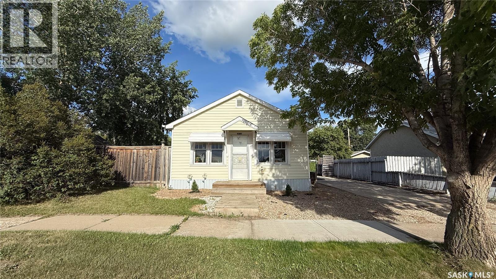 1832 101St Street, North Battleford, SK - Outdoor