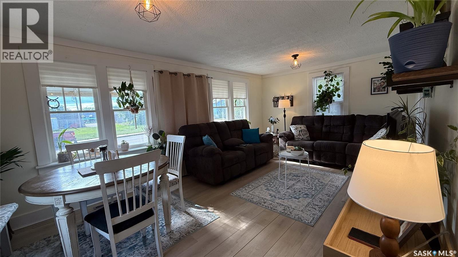 1832 101St Street, North Battleford, SK - Indoor Photo Showing Living Room