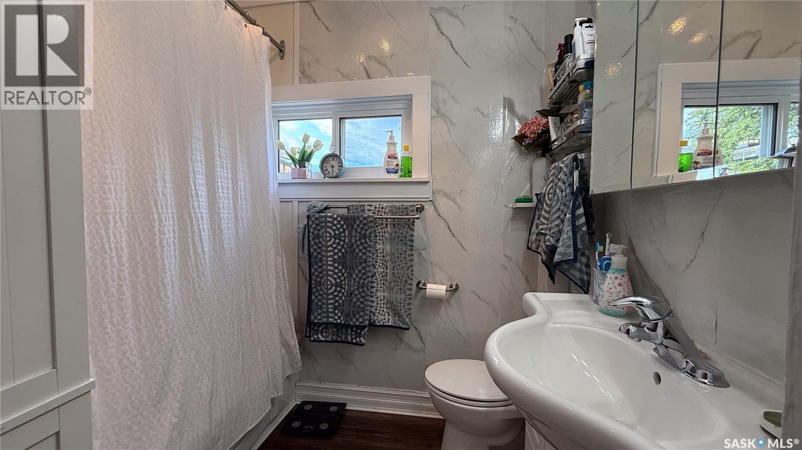 1832 101St Street, North Battleford, SK - Indoor Photo Showing Bathroom