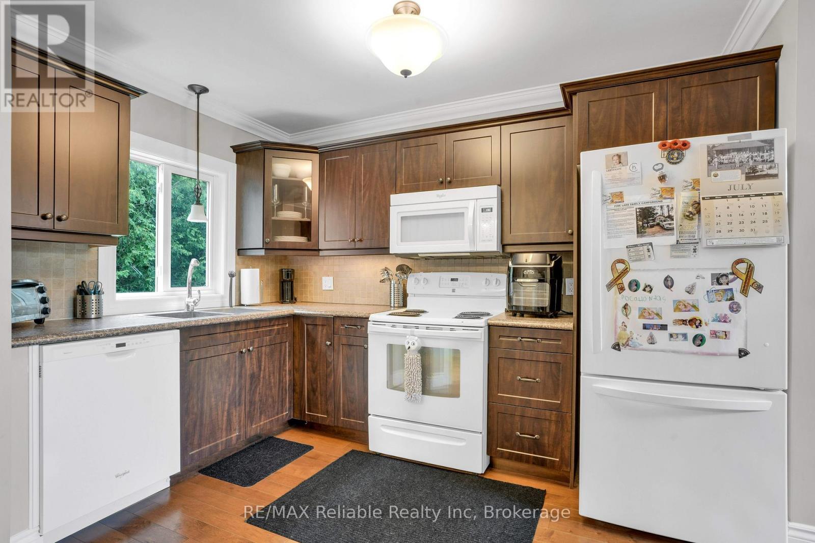 143 Albert Street, Central Huron (Clinton), ON - Indoor Photo Showing Kitchen
