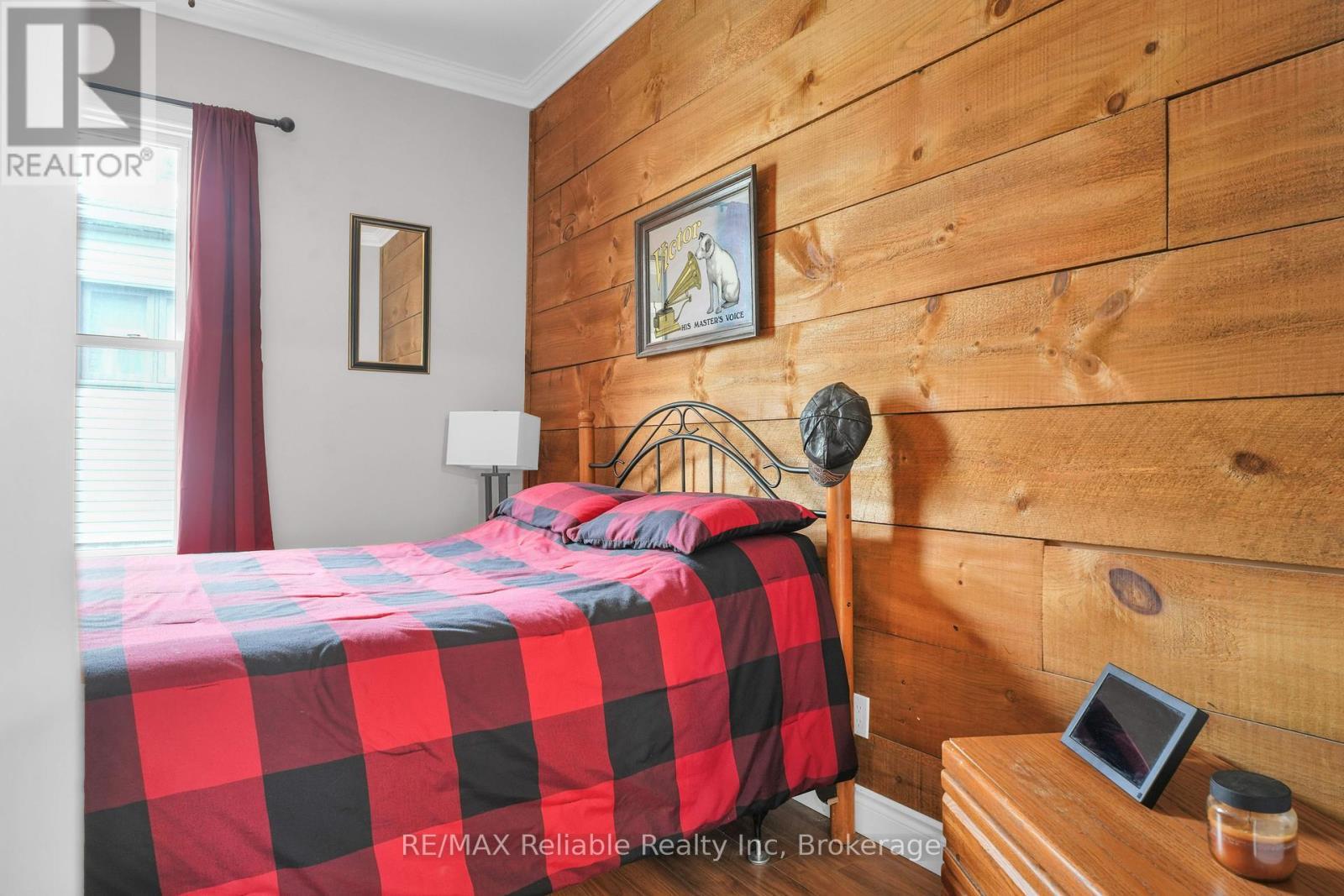 143 Albert Street, Central Huron (Clinton), ON - Indoor Photo Showing Bedroom