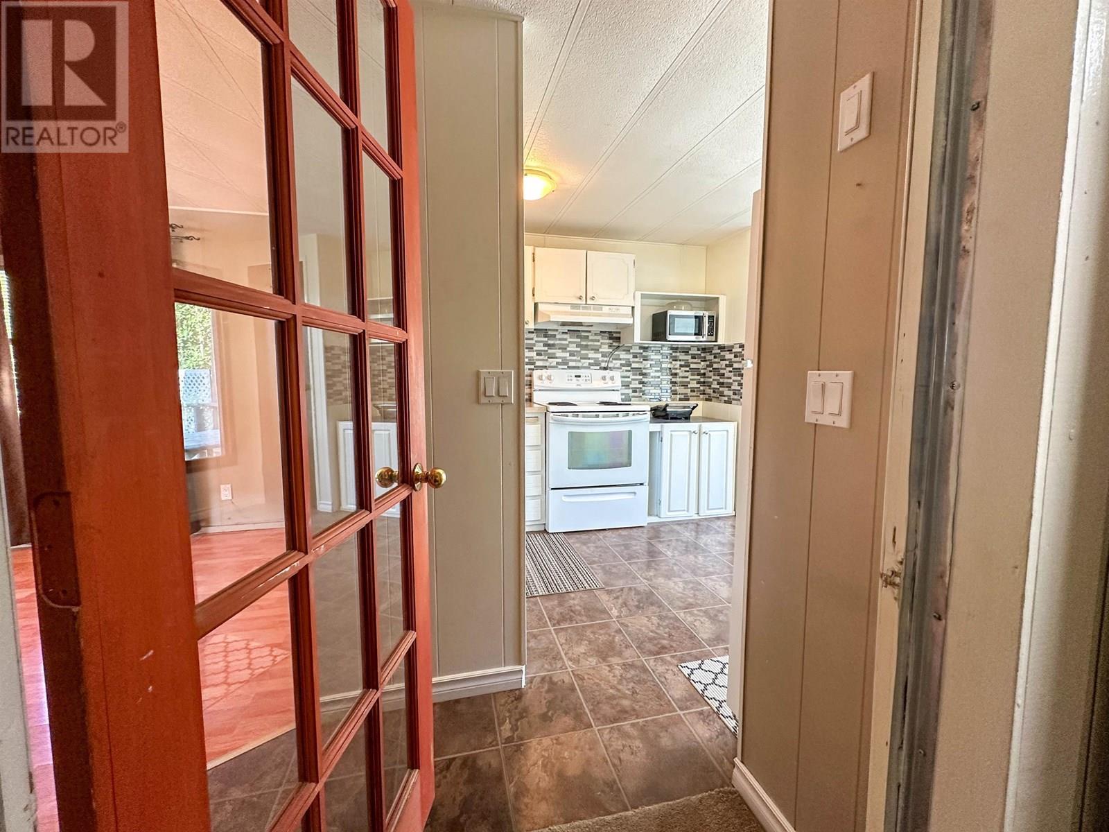 7 2091 E 16 Highway, Vanderhoof, BC - Indoor Photo Showing Other Room