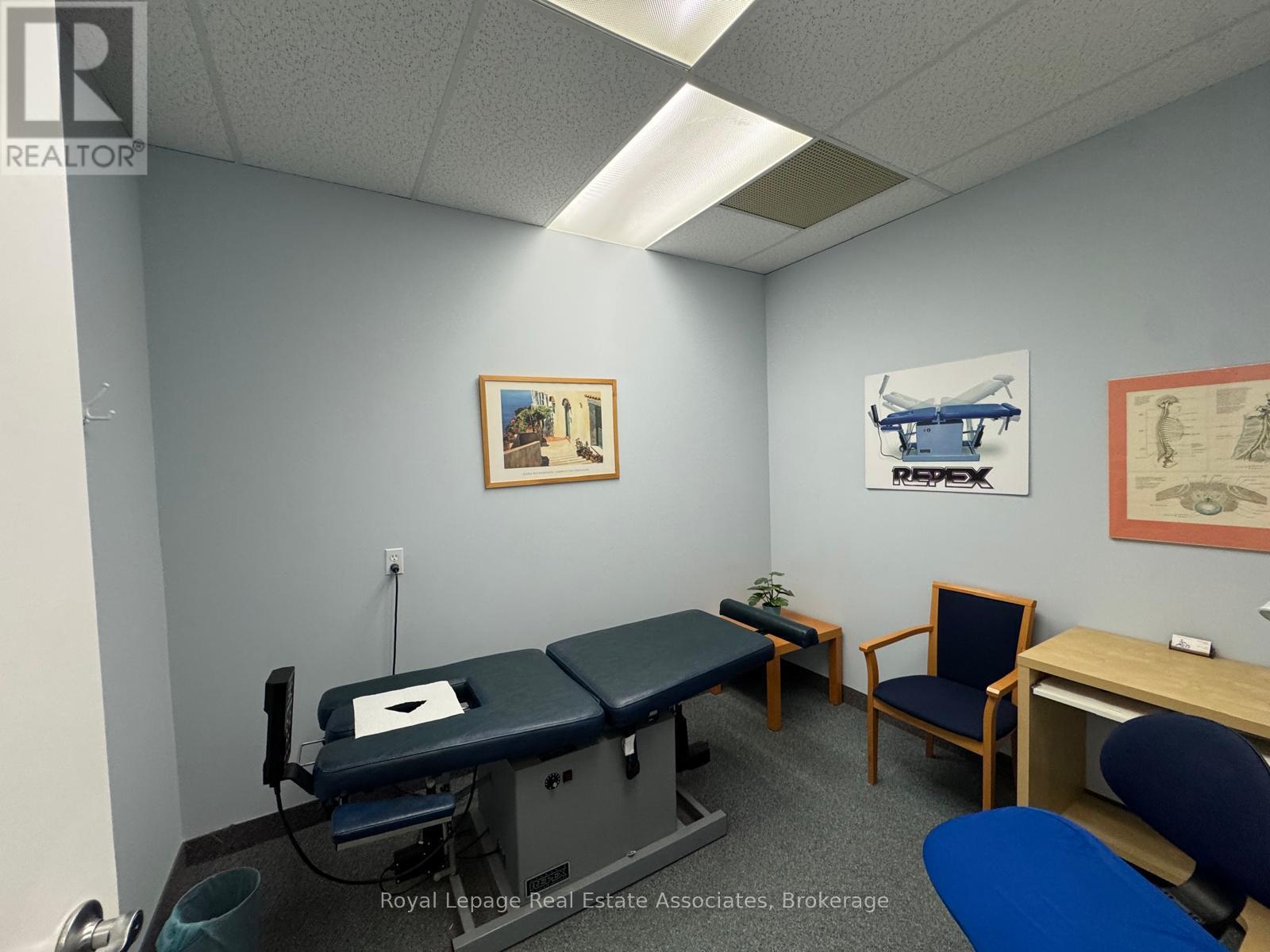 268 Lakeshore Road E, Mississauga, ON