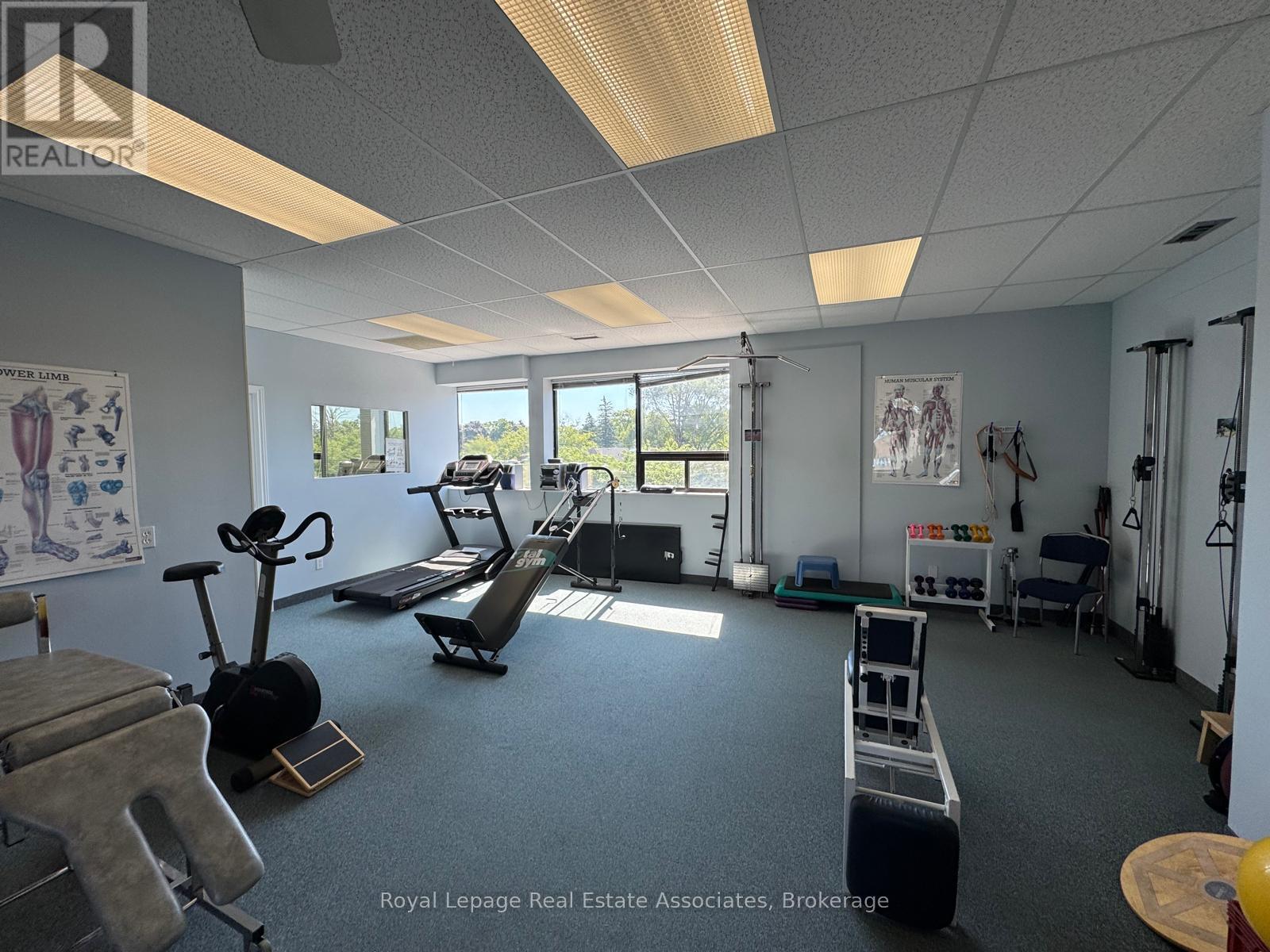 268 Lakeshore Road E, Mississauga, ON