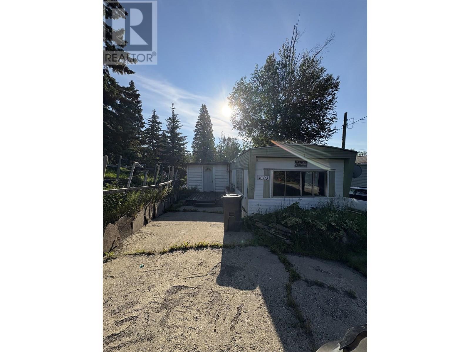 10713-10715 Learmonth Street, Hudsons Hope, BC - Outdoor