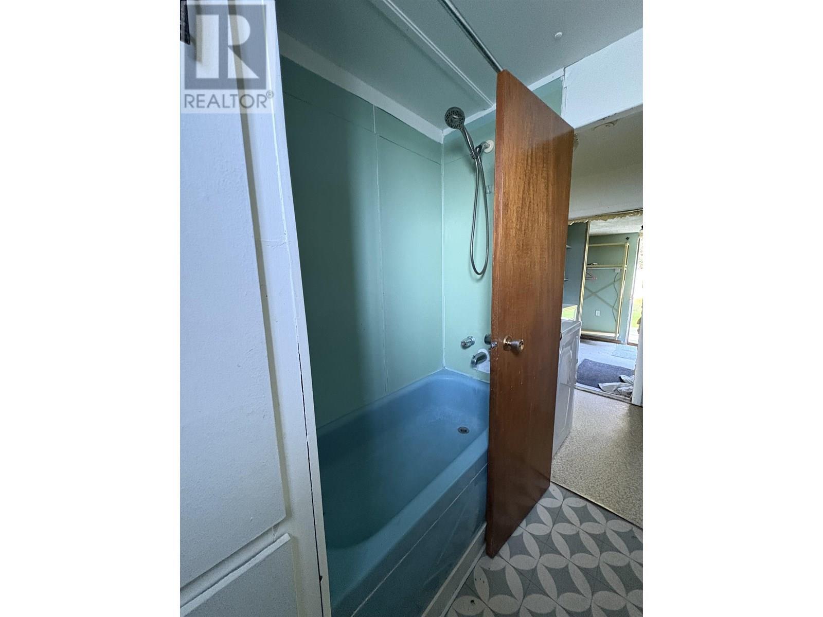 10713-10715 Learmonth Street, Hudsons Hope, BC -