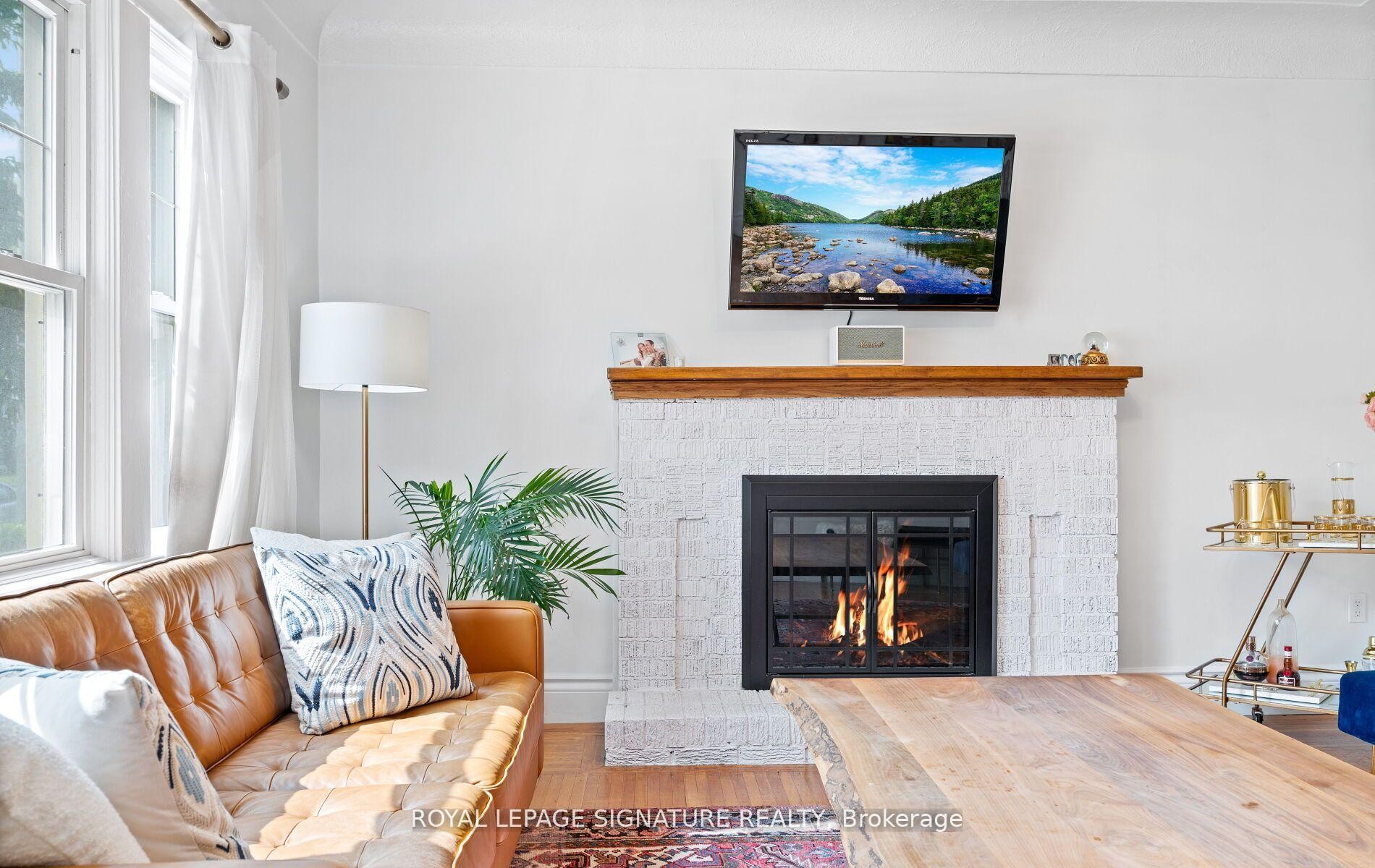 124 Eastbourne Avenue, Hamilton, ON - Indoor Photo Showing Living Room With Fireplace
