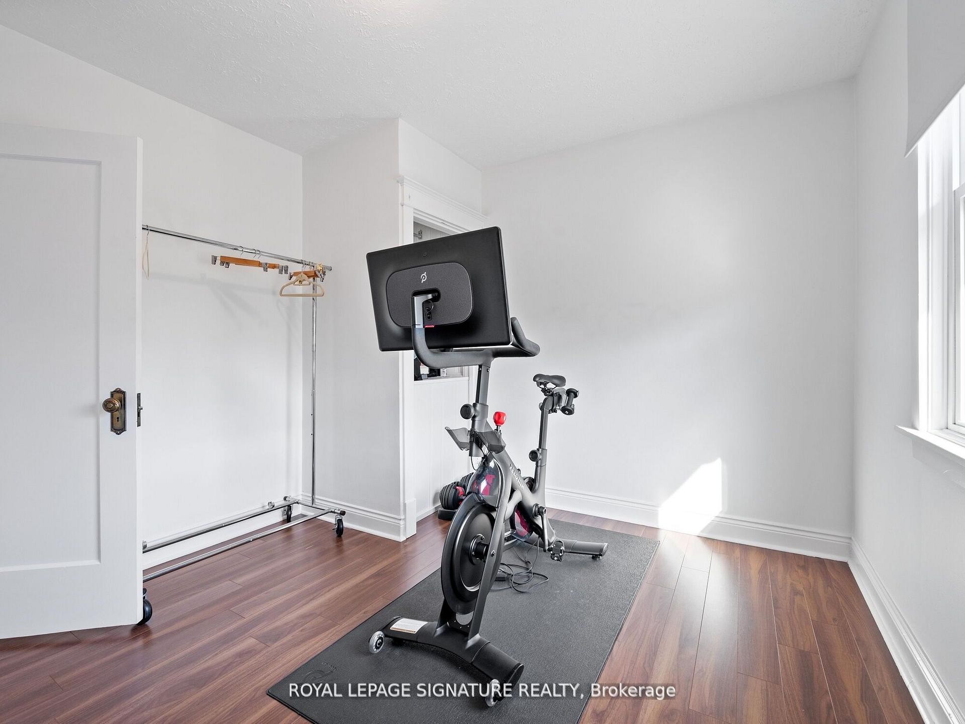 124 Eastbourne Avenue, Hamilton, ON - Indoor Photo Showing Gym Room