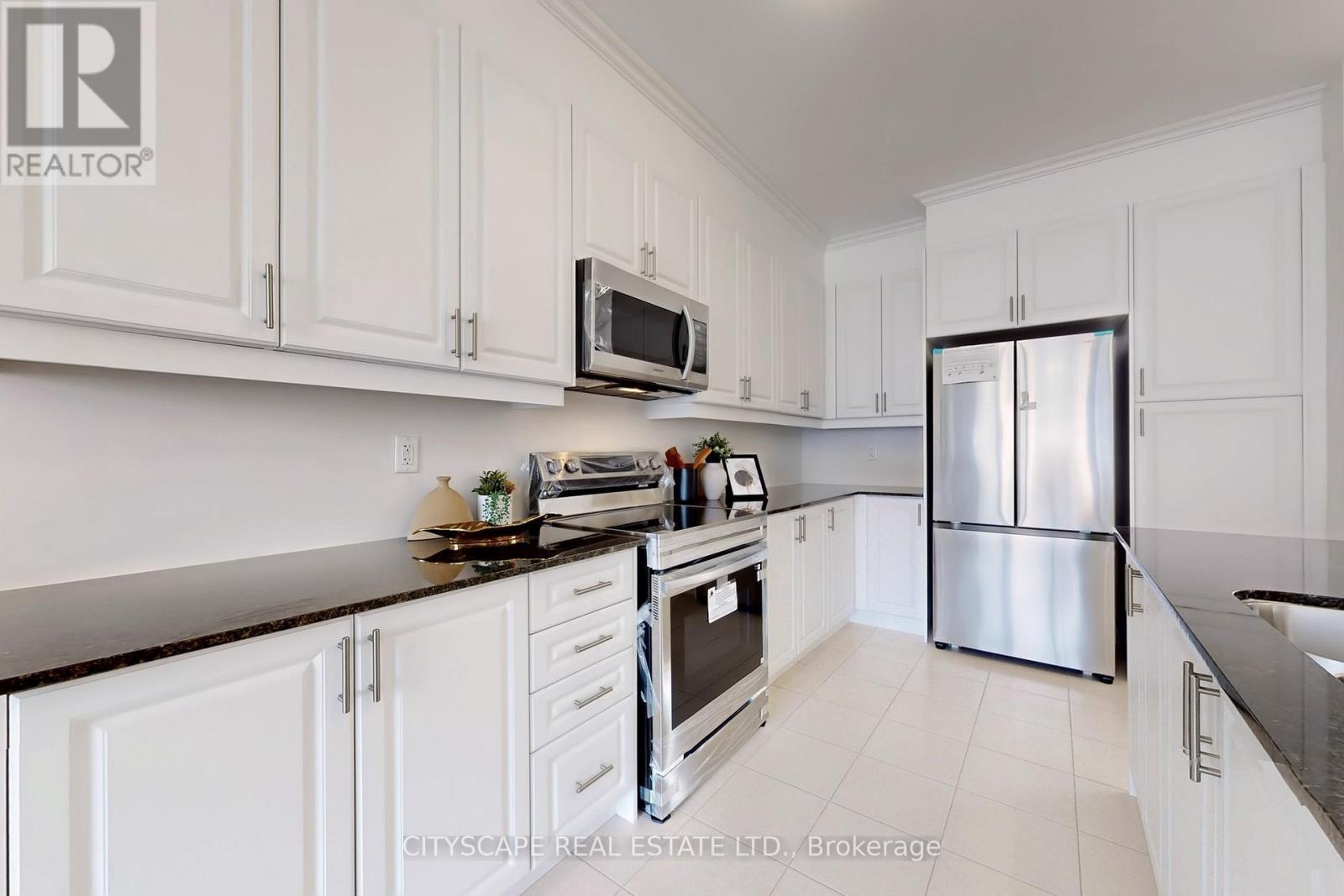 6 Marvin Avenue, Oakville, ON - Indoor Photo Showing Kitchen