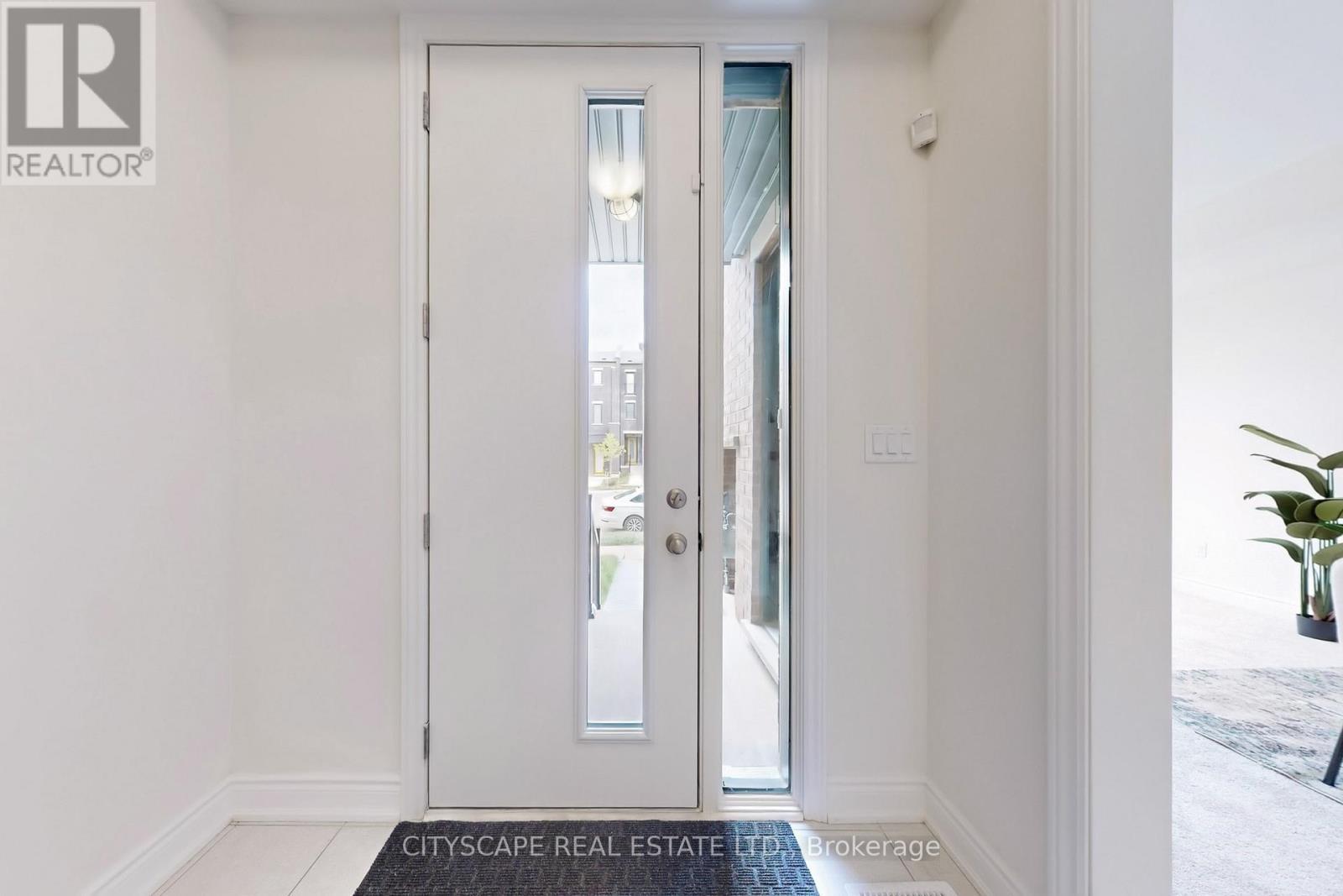 6 Marvin Avenue, Oakville, ON - Indoor Photo Showing Other Room