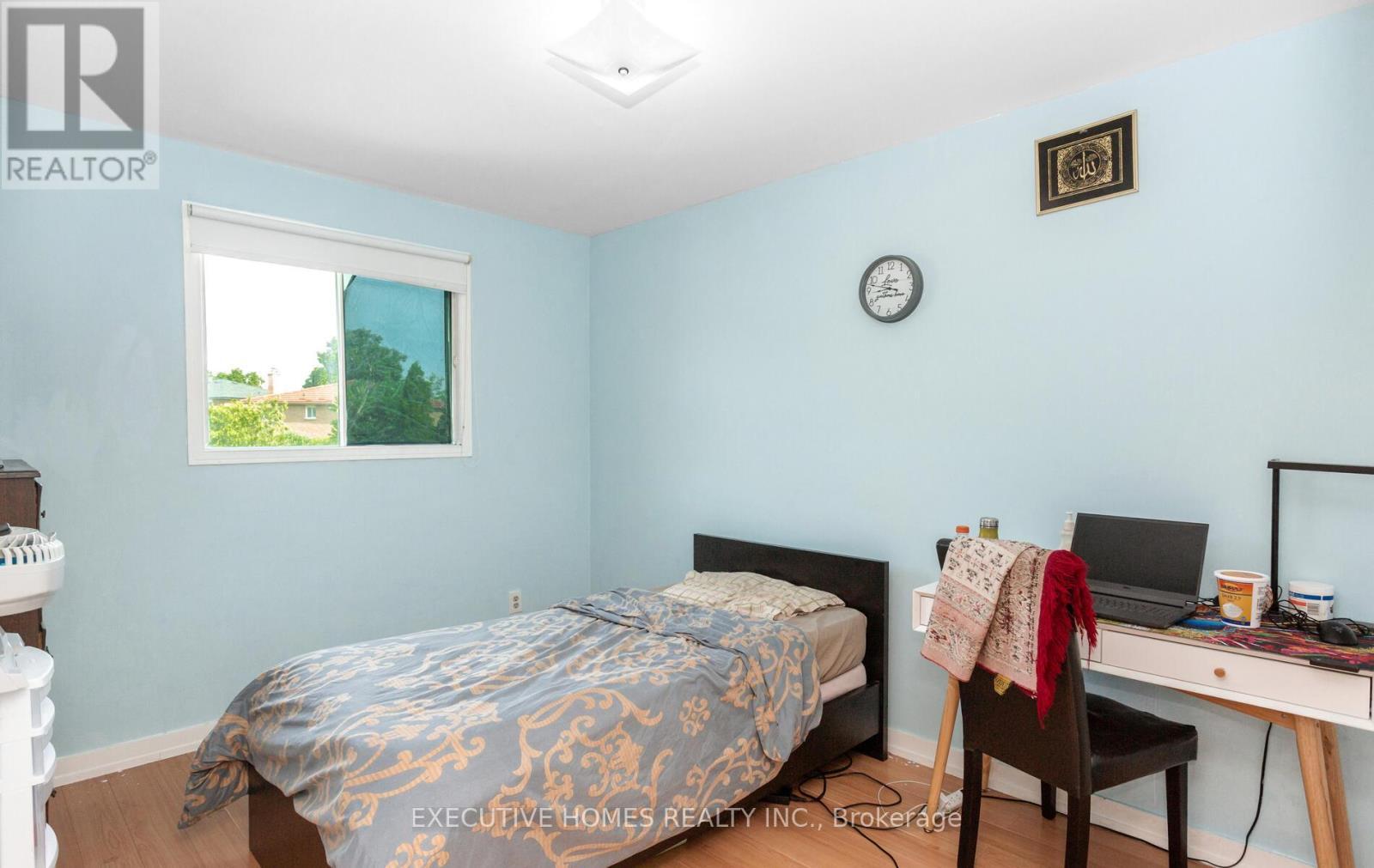 161 Kingsbridge Garden Circle, Mississauga, ON - Indoor Photo Showing Bedroom