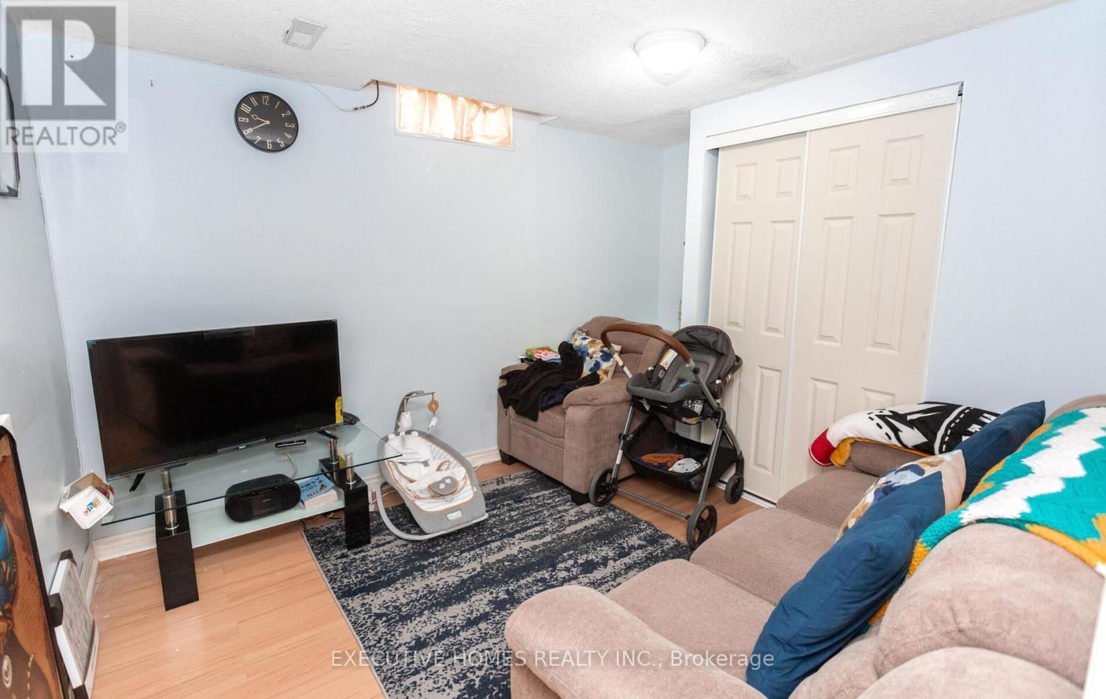 161 Kingsbridge Garden Circle, Mississauga, ON - Indoor