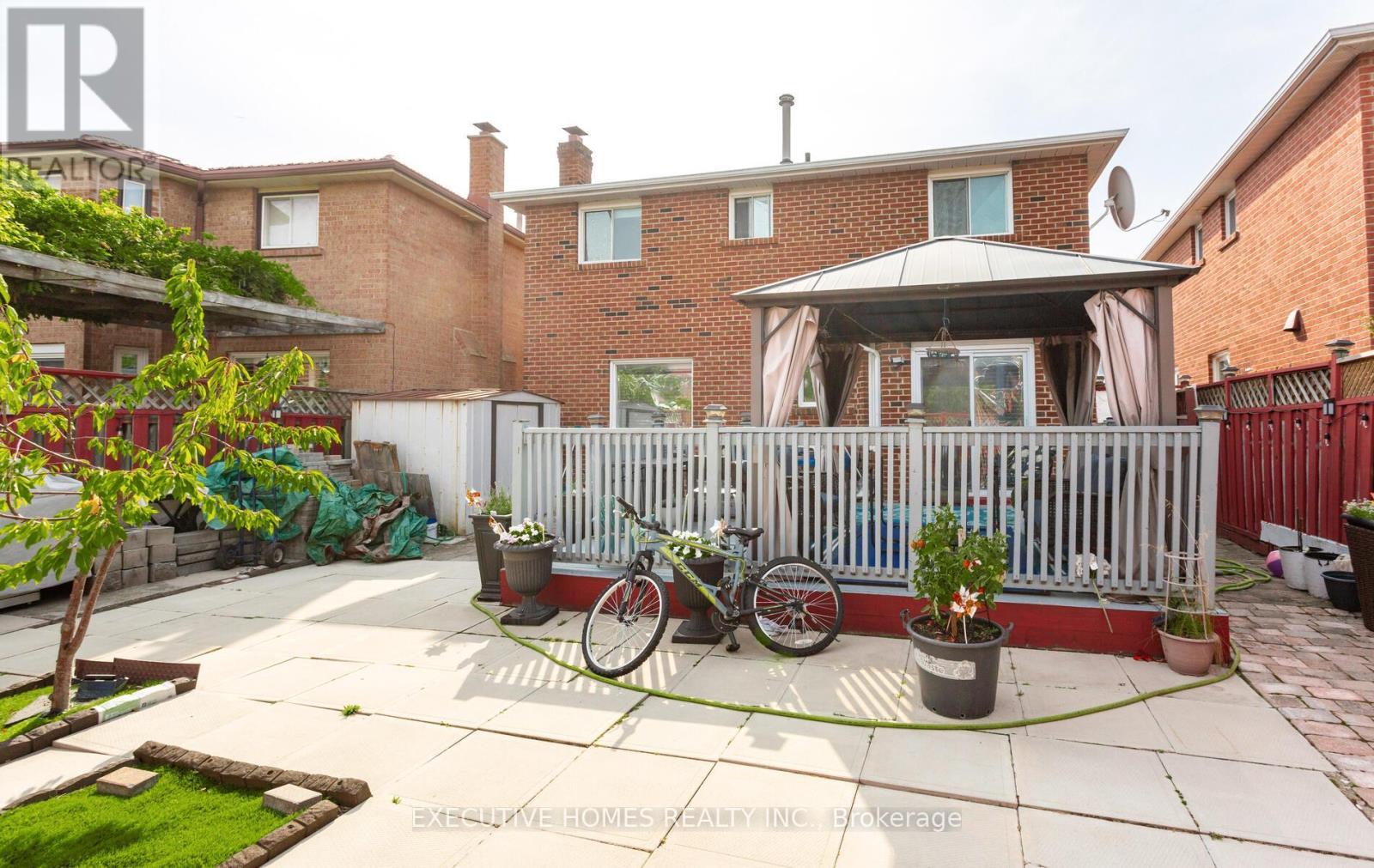 161 Kingsbridge Garden Circle, Mississauga, ON - Outdoor With Deck Patio Veranda With Exterior