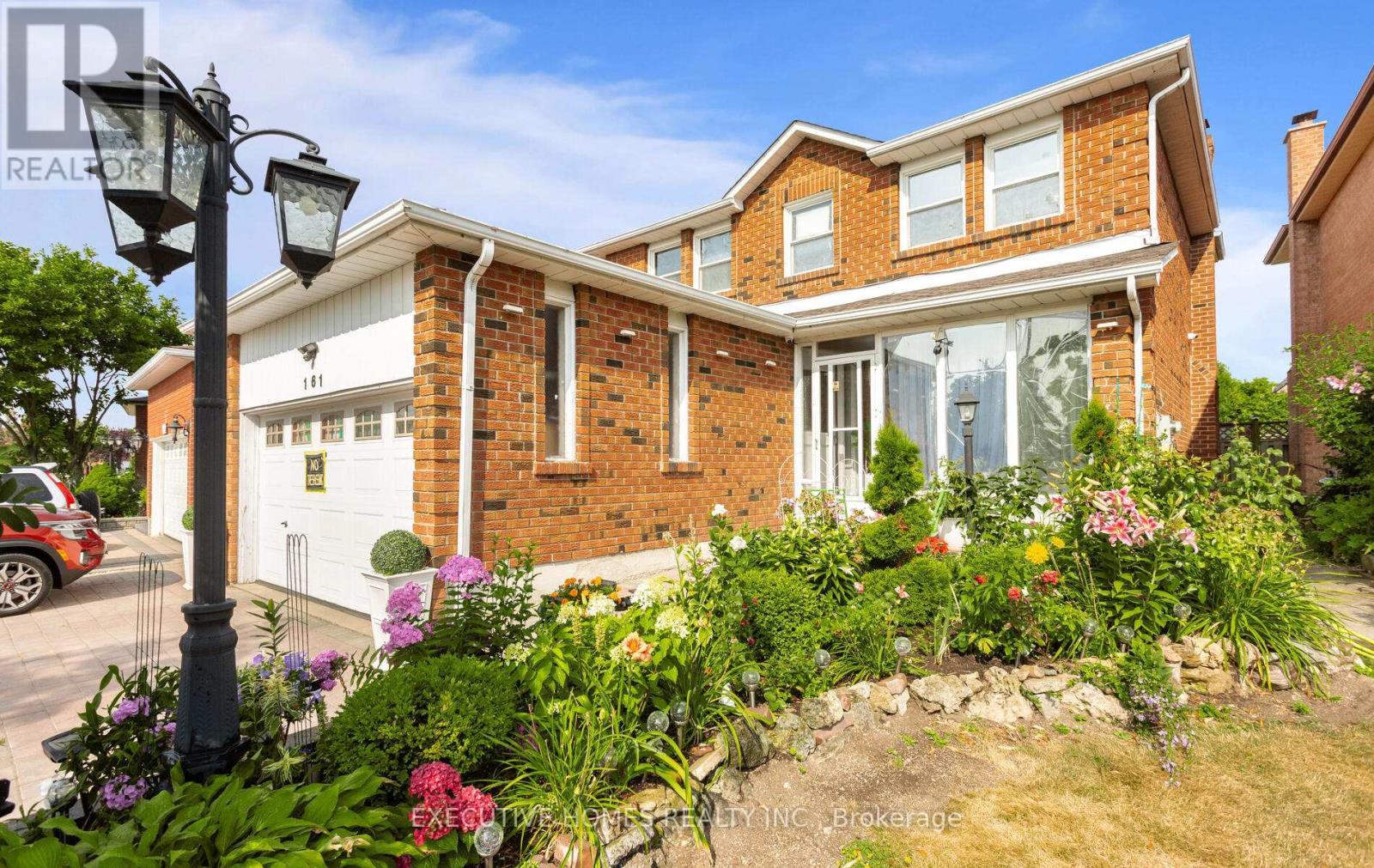 161 Kingsbridge Garden Circle, Mississauga, ON - Outdoor