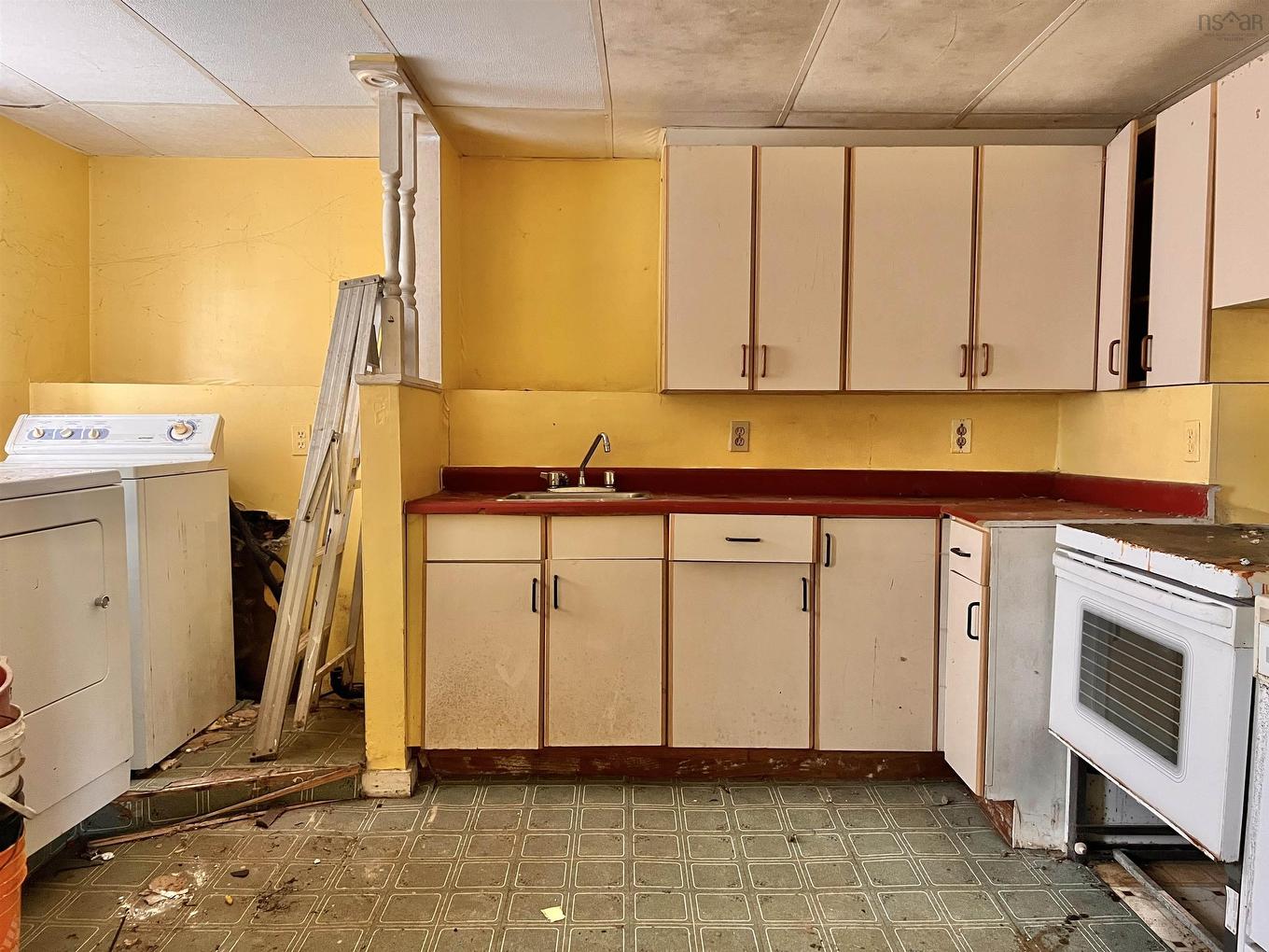 492 Main Street, Kentville, NS