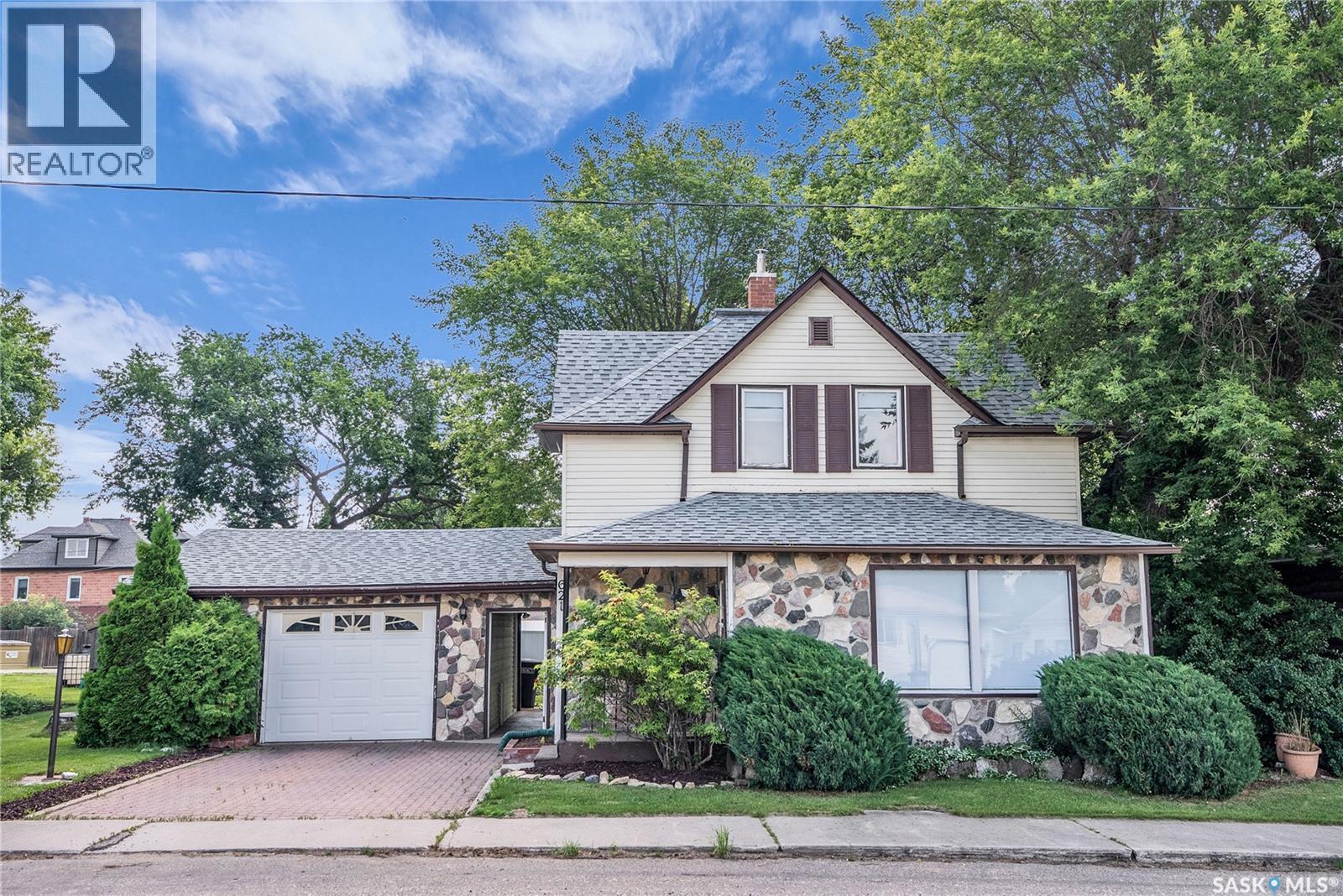 621 Main Street, Bruno, SK - Outdoor