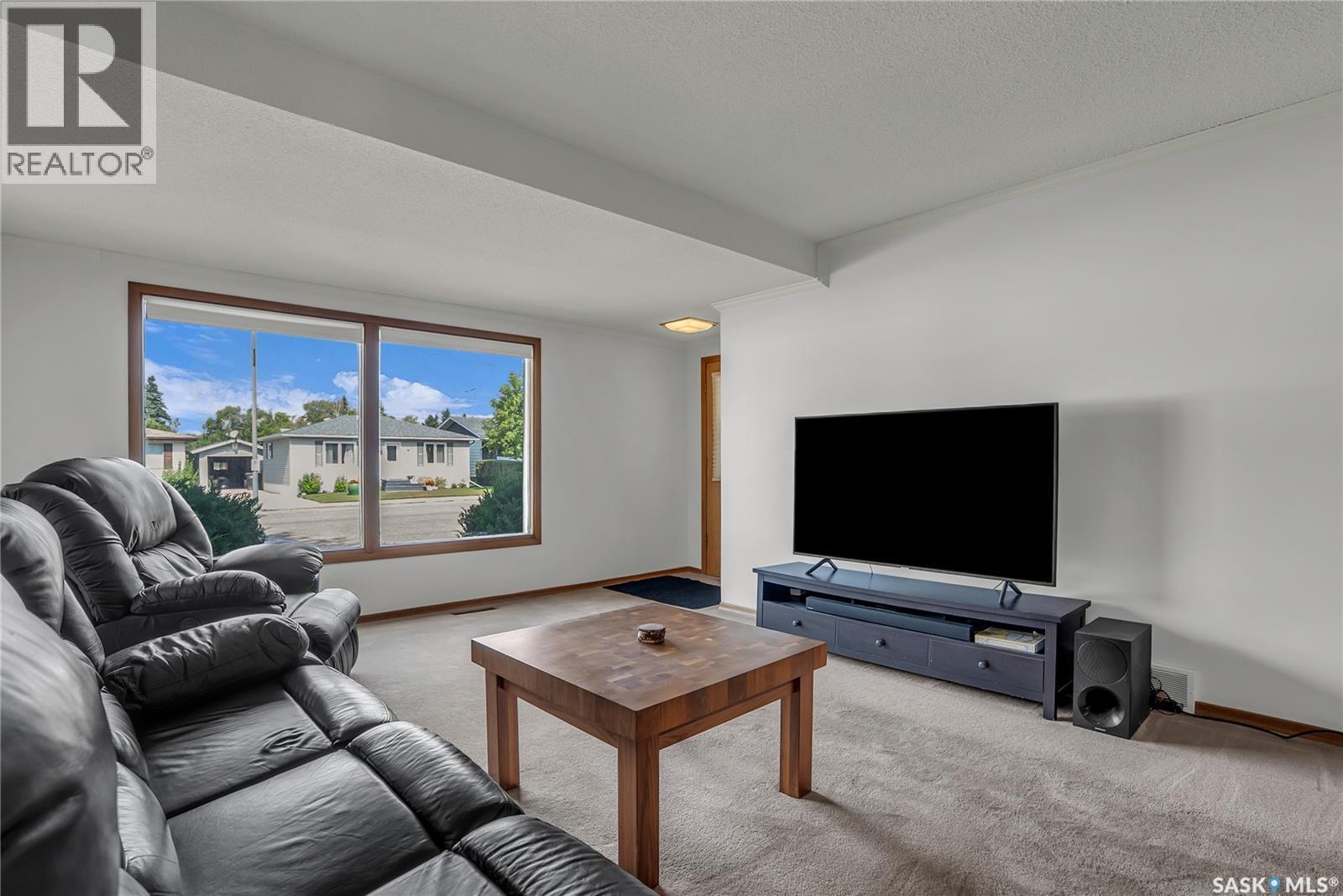 621 Main Street, Bruno, SK - Indoor Photo Showing Living Room