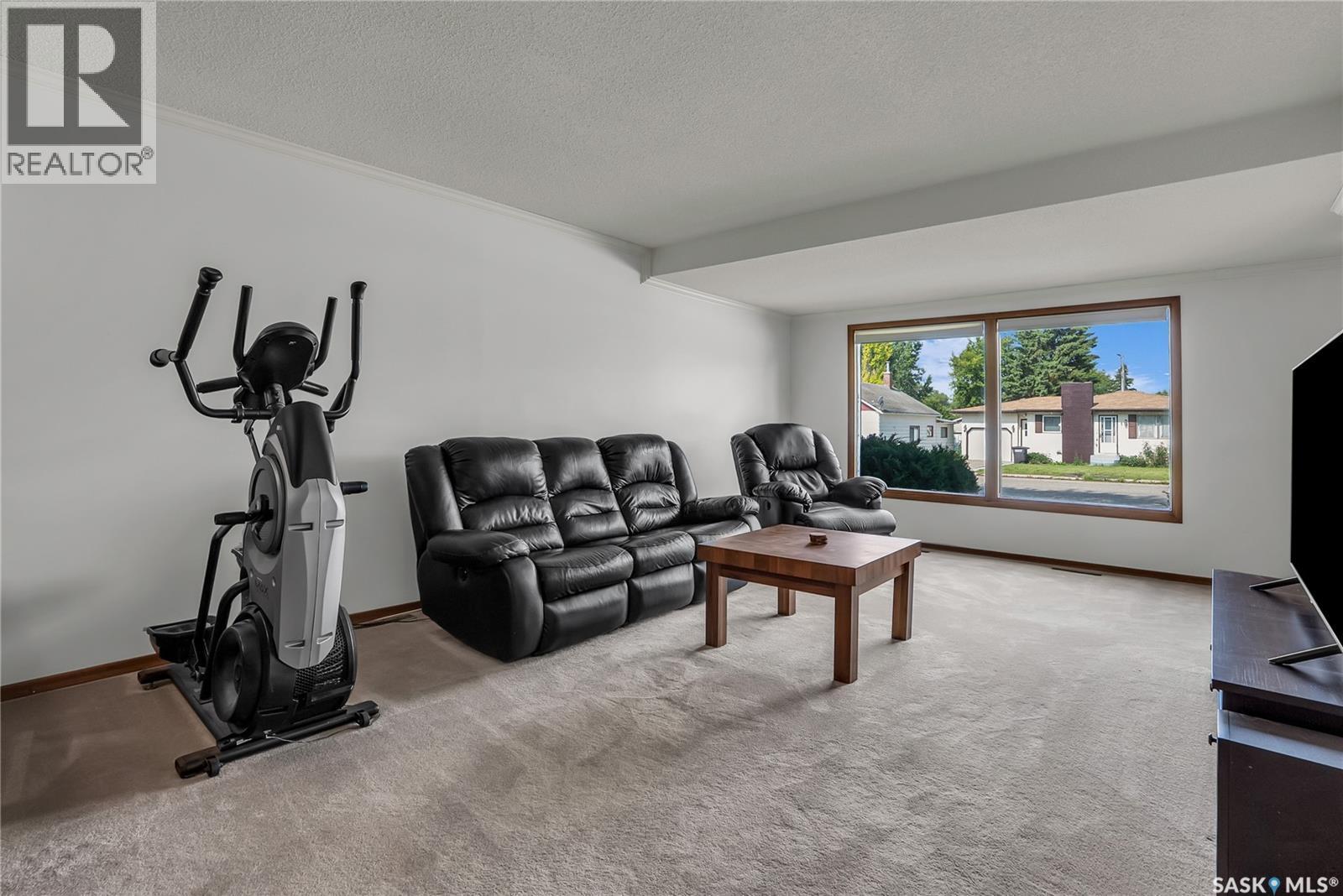 621 Main Street, Bruno, SK - Indoor Photo Showing Gym Room