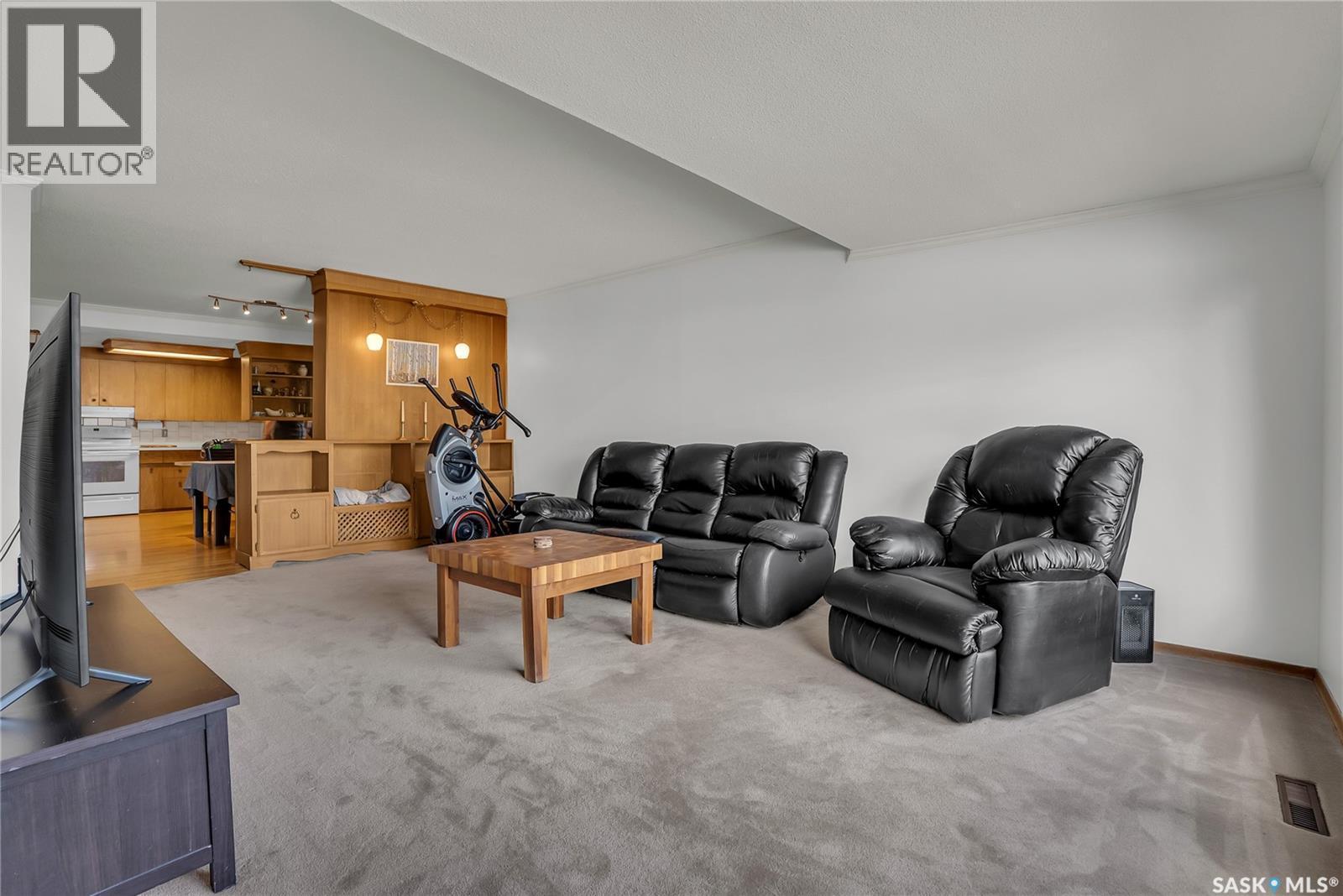 621 Main Street, Bruno, SK - Indoor