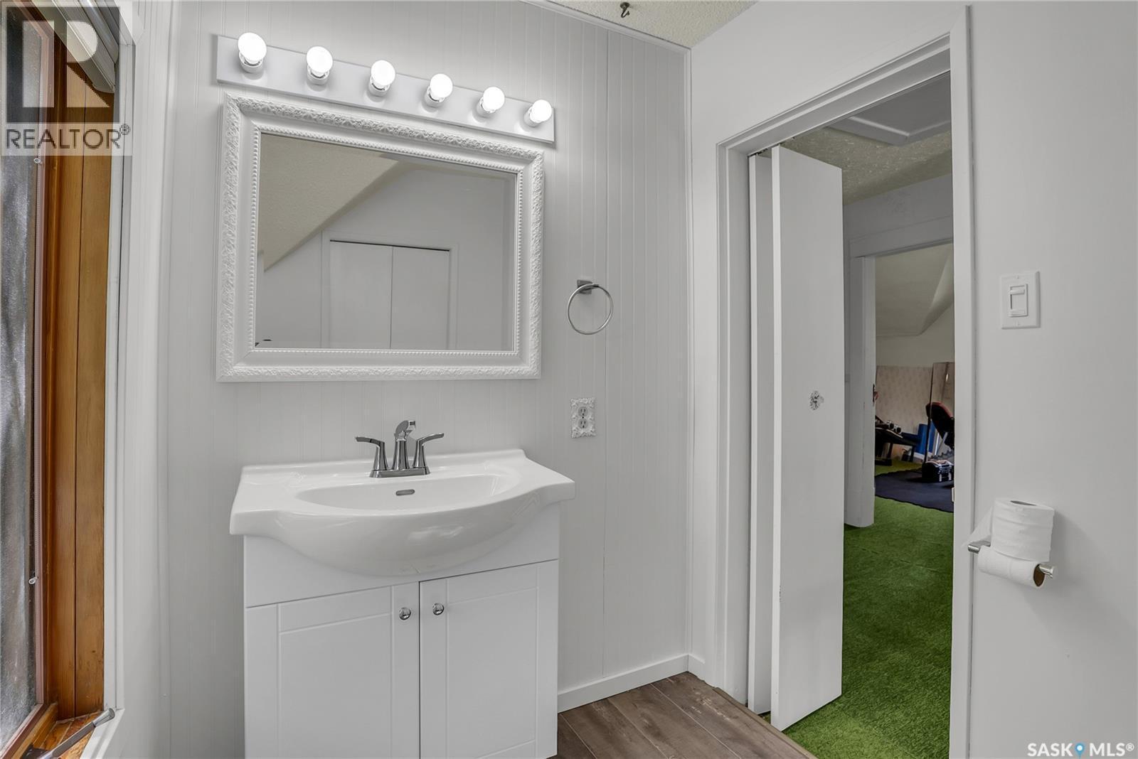 621 Main Street, Bruno, SK - Indoor Photo Showing Bathroom