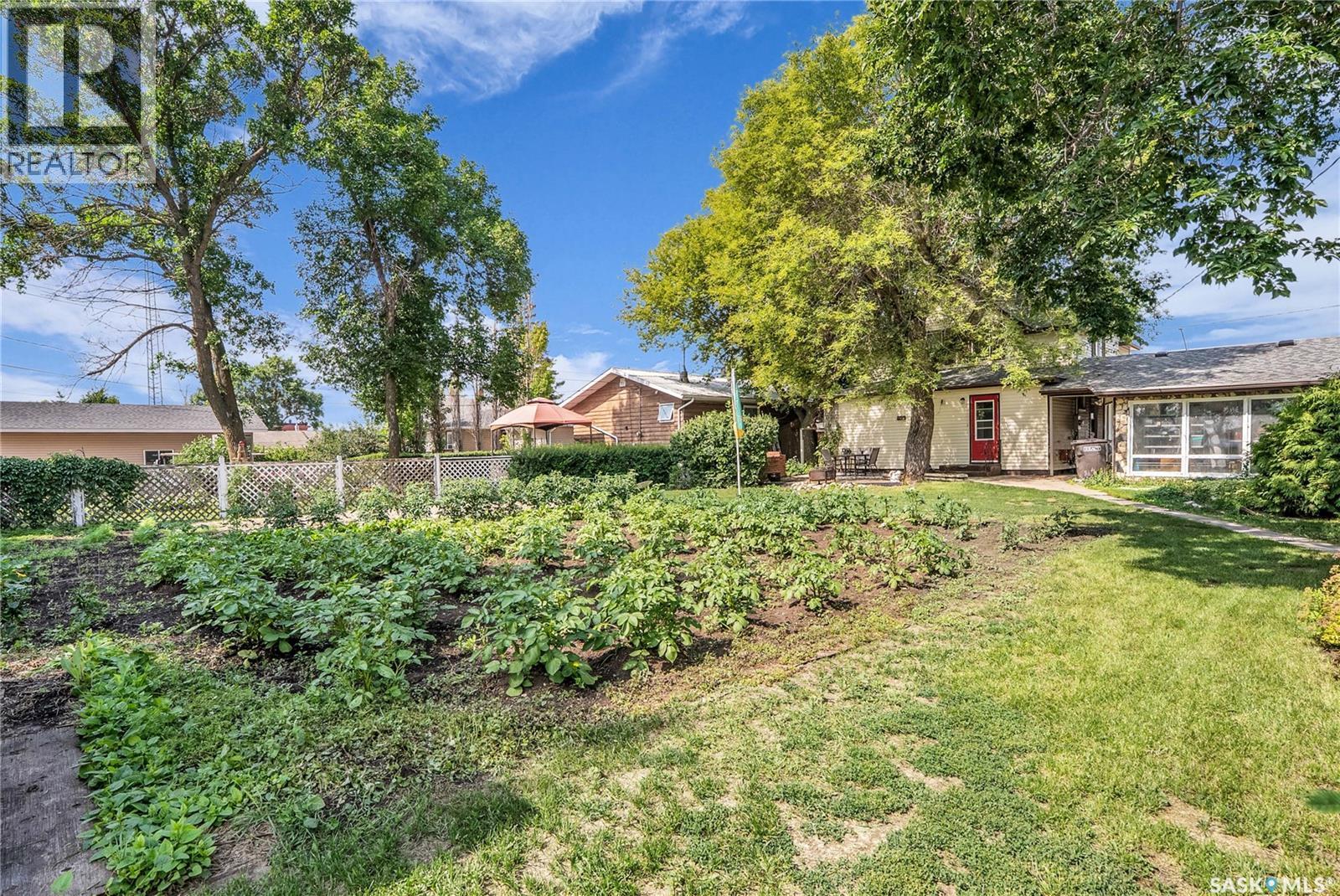 621 Main Street, Bruno, SK - Outdoor