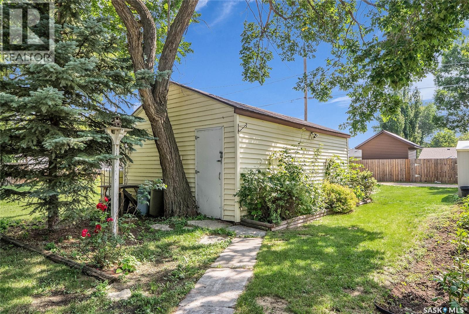 621 Main Street, Bruno, SK - Outdoor