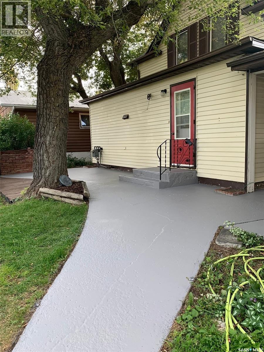 621 Main Street, Bruno, SK - Outdoor