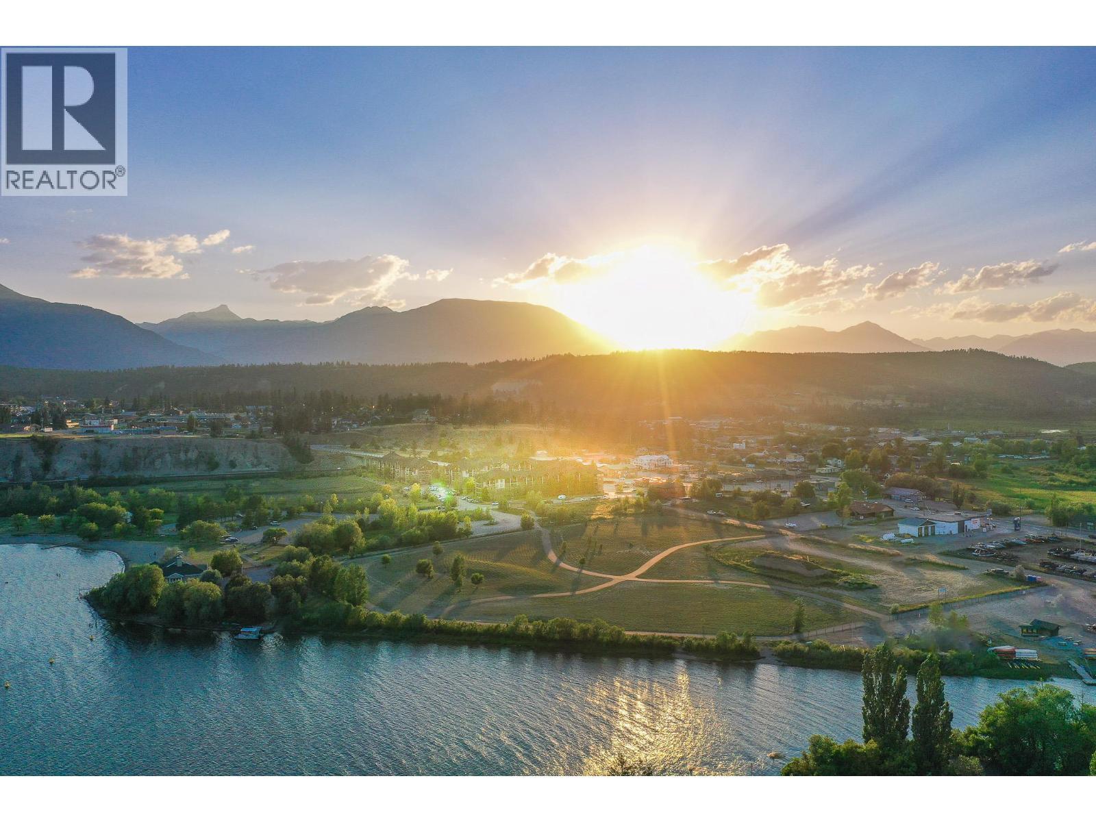 205 Third Avenue Unit# 2114, Invermere, BC