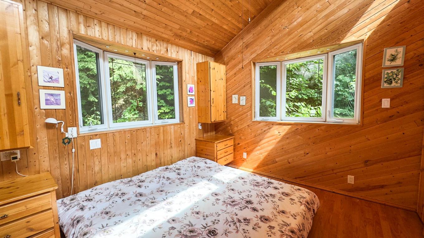 Primary bedroom - 19 Ch. Des Pruches, Grenville-Sur-La-Rouge, QC - Indoor Photo Showing Bedroom