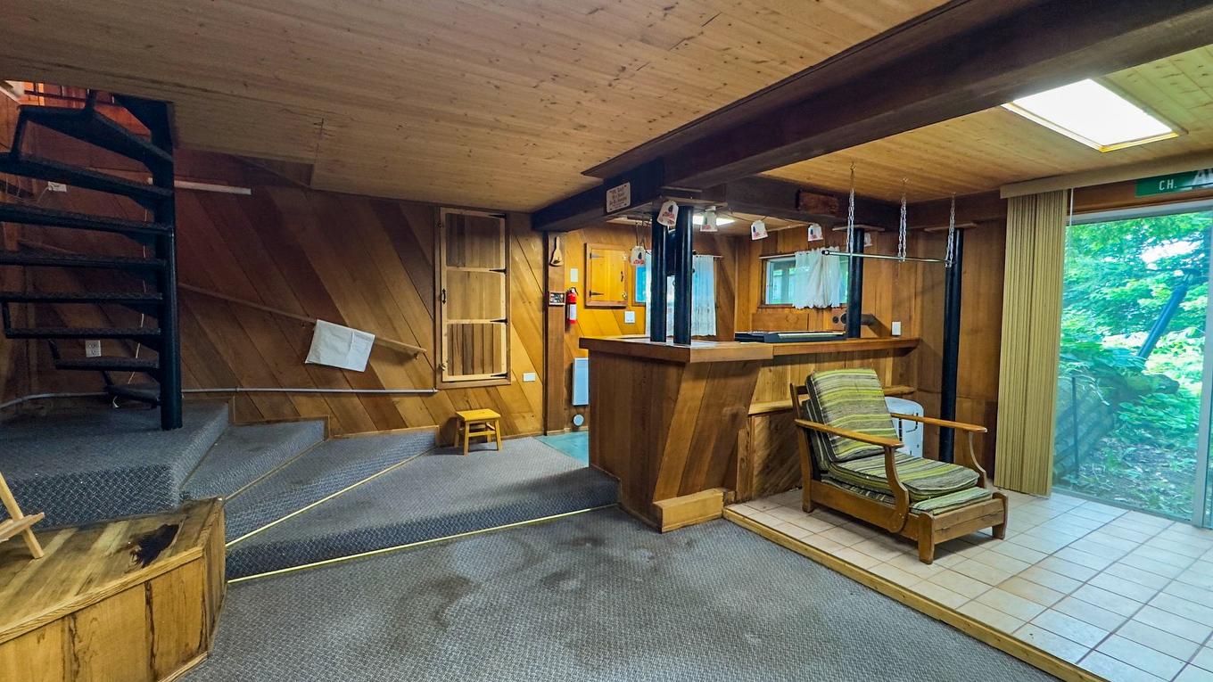 Family room - 19 Ch. Des Pruches, Grenville-Sur-La-Rouge, QC - Indoor Photo Showing Other Room