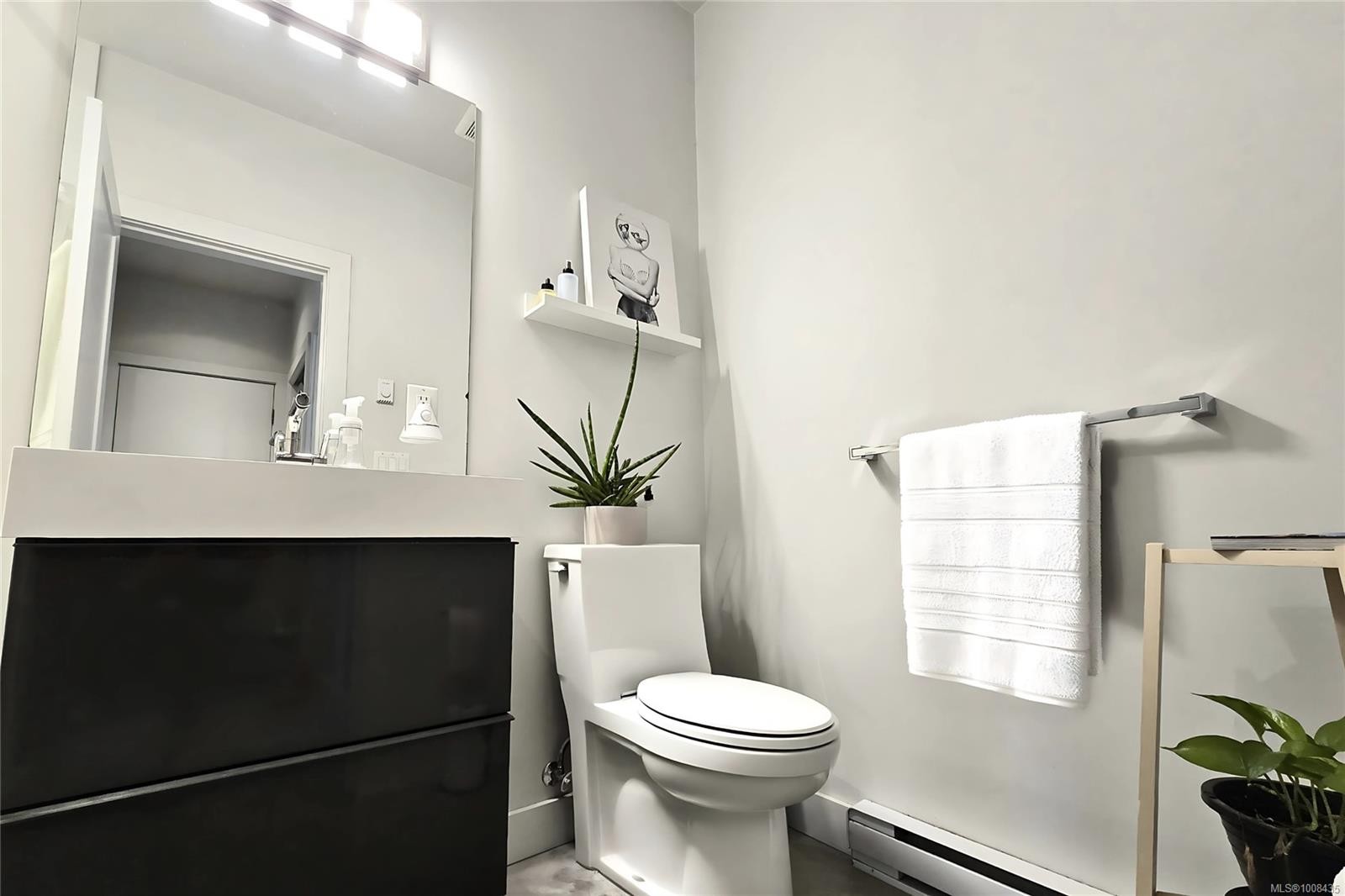 604 Alberto Rd, Tofino, BC