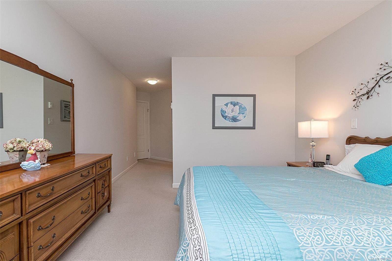 537 Fairways Pl, Cobble Hill, BC - Indoor Photo Showing Bedroom