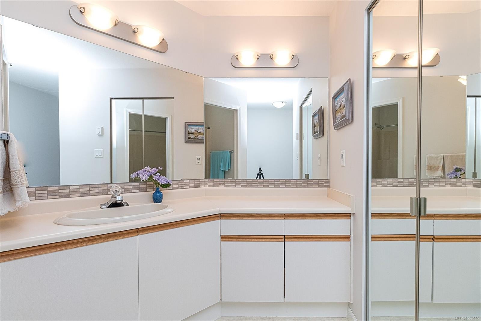 537 Fairways Pl, Cobble Hill, BC - Indoor Photo Showing Bathroom