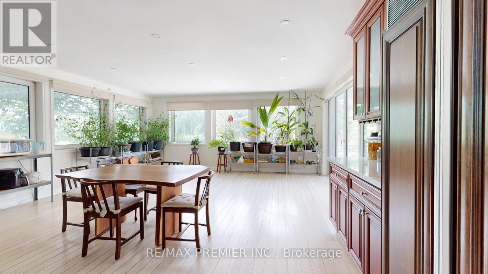 253 Morning Side Road, East Gwillimbury, ON - Indoor Photo Showing Dining Room