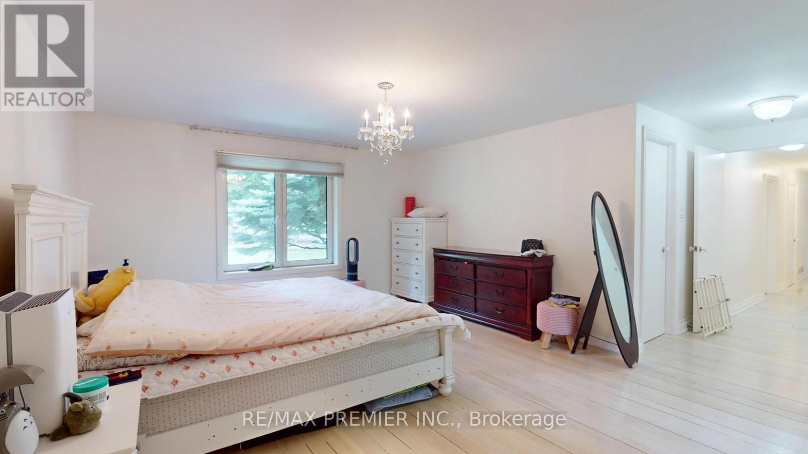 253 Morning Side Road, East Gwillimbury, ON - Indoor Photo Showing Bedroom
