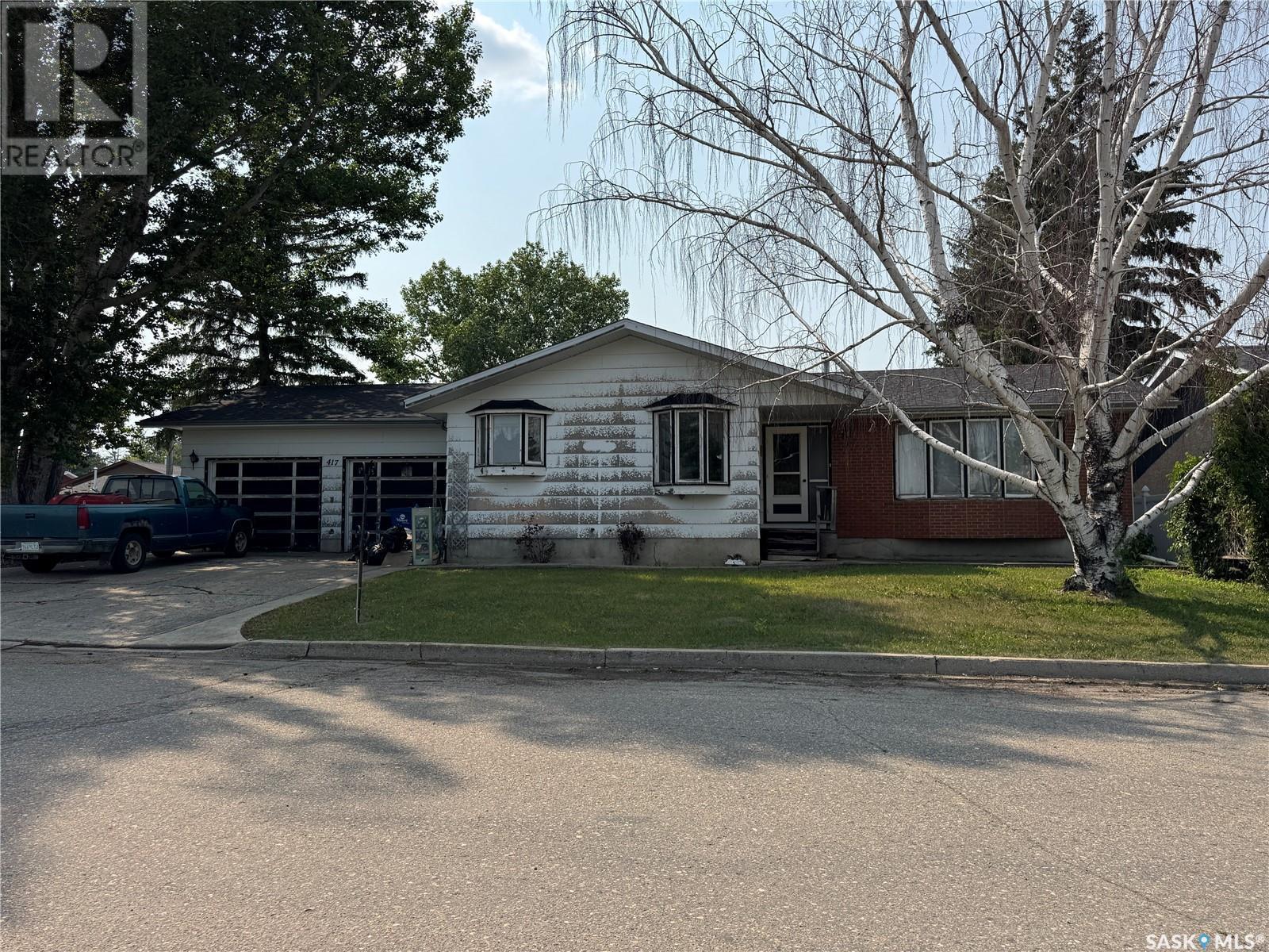 417 Miller Crescent E, Wynyard, SK - Outdoor With Facade