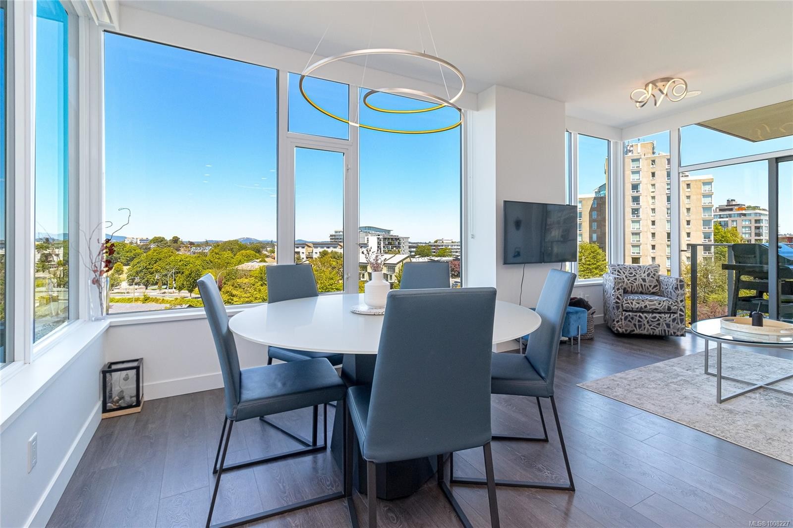 505-60 Saghalie Rd, Victoria, BC - Indoor Photo Showing Dining Room