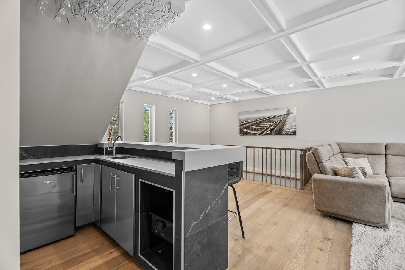 Bar - 5619 Ch. Monjeau, Sainte-Agathe-Des-Monts, QC - Indoor Photo Showing Other Room