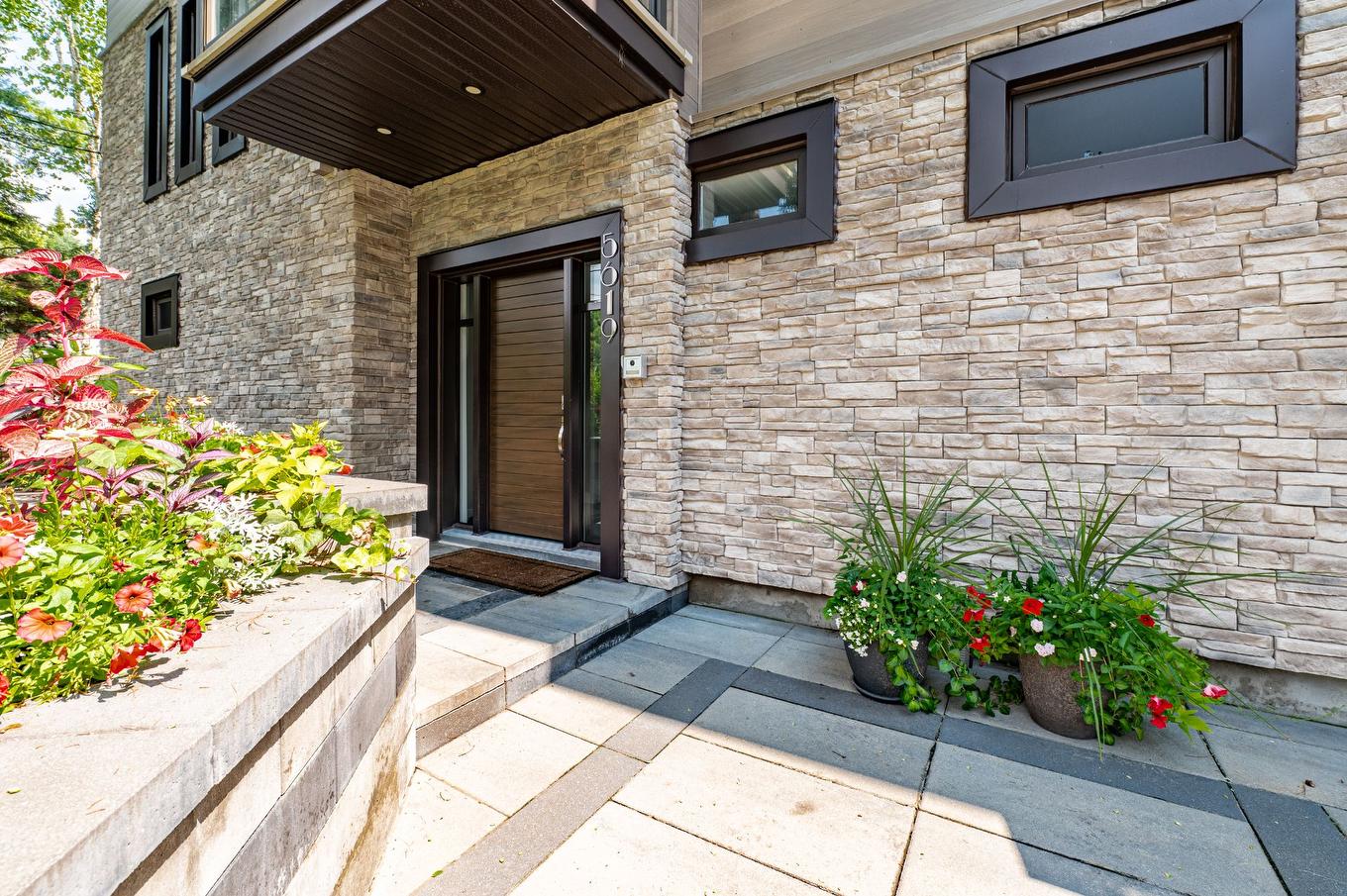 Exterior entrance - 5619 Ch. Monjeau, Sainte-Agathe-Des-Monts, QC - Outdoor With Exterior