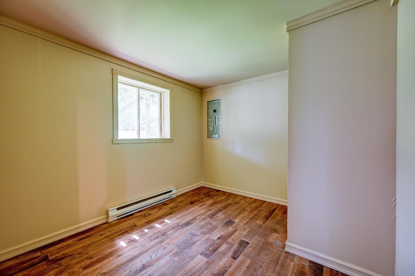 Bedroom - 2236 Ch. Gémont, Saint-Adolphe-D'Howard, QC - Indoor Photo Showing Other Room
