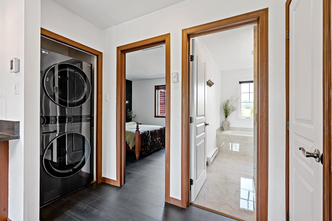 Passageway - 1808 Ch. Du Golf, Mont-Tremblant, QC - Indoor