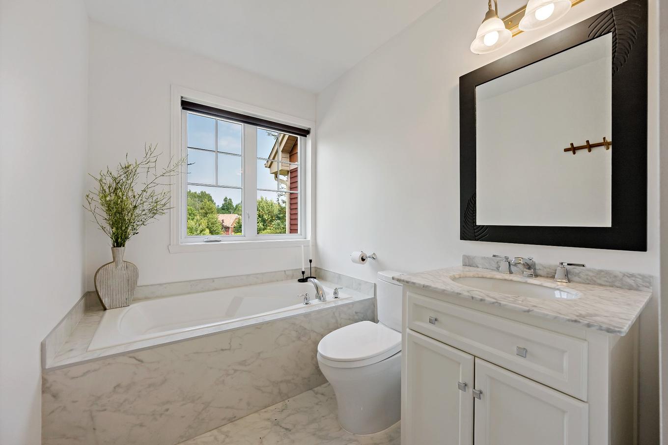Bathroom - 1808 Ch. Du Golf, Mont-Tremblant, QC - Indoor Photo Showing Bathroom